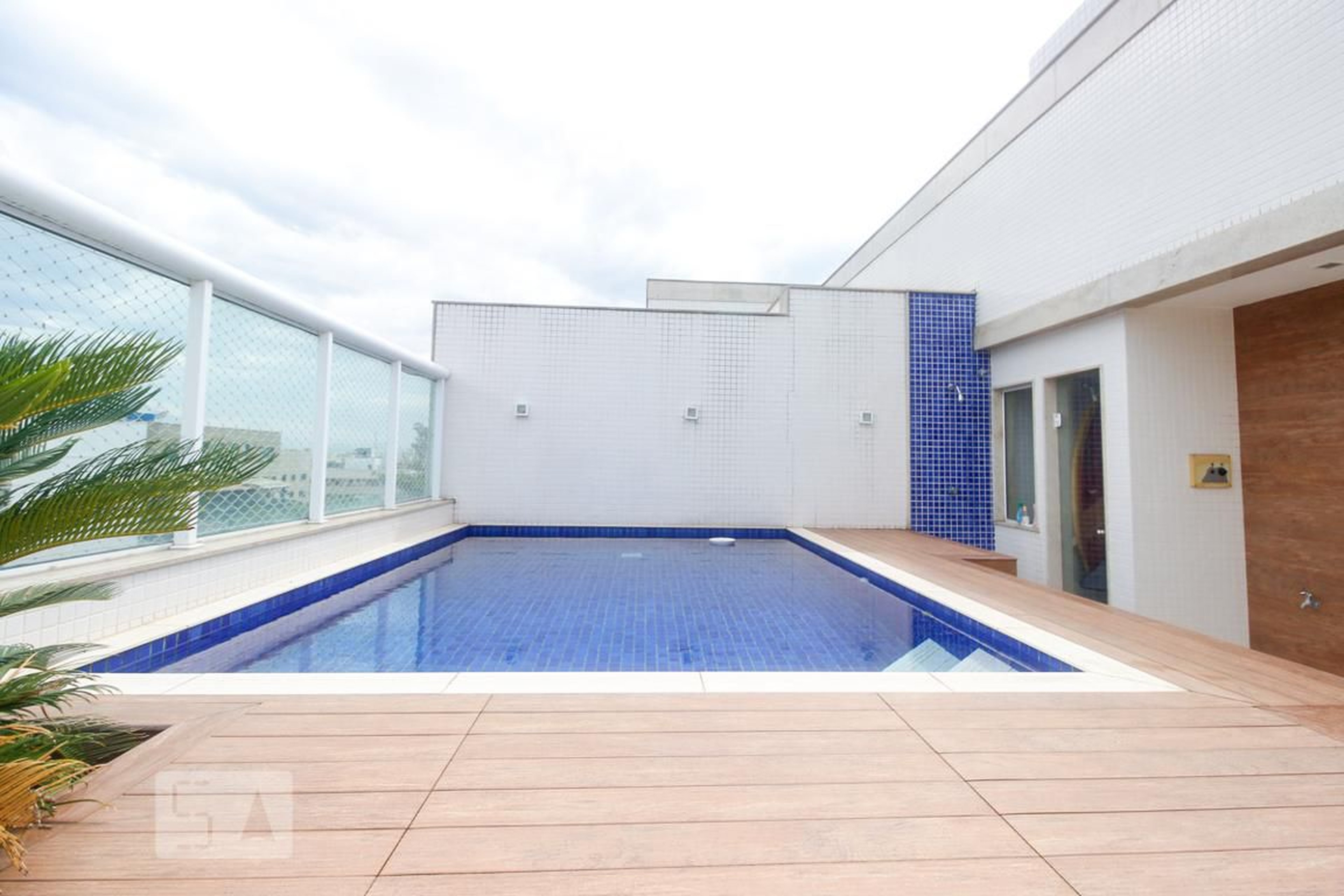 Piscina Condomínio em Rua Demóstenes Madureira de Pinho, 635