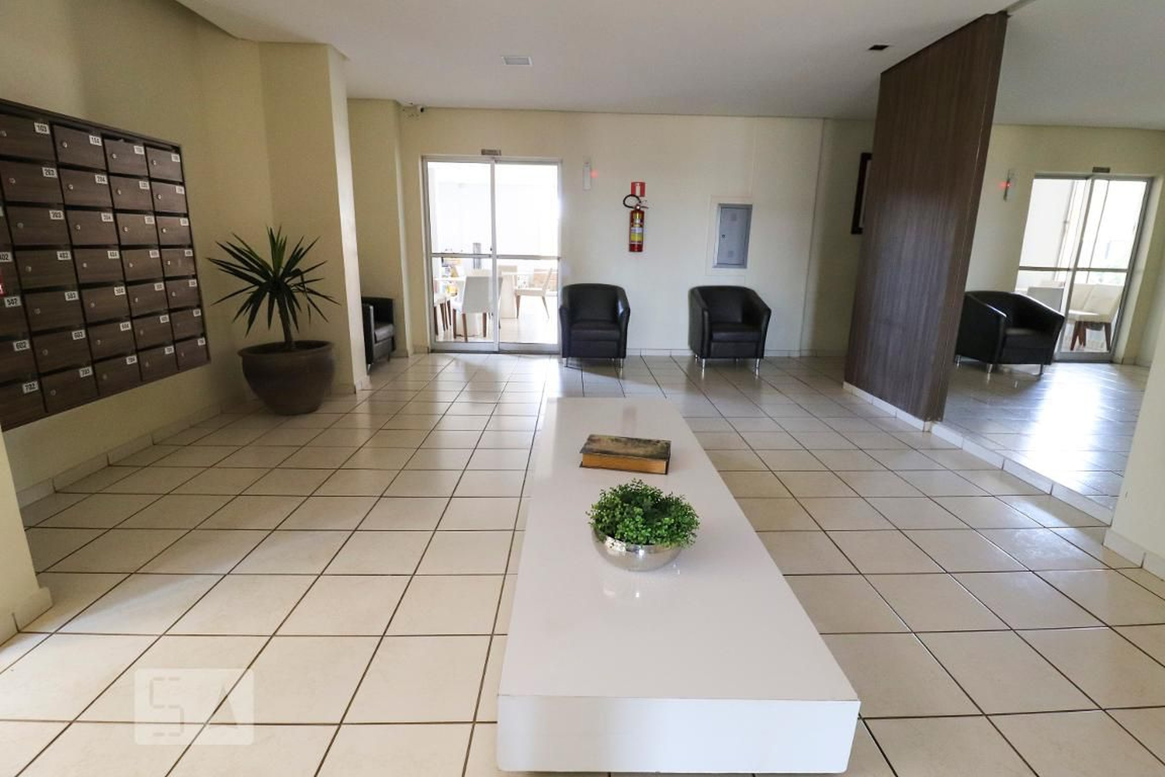 Hall de Entrada Condomínio Ilha das Flores