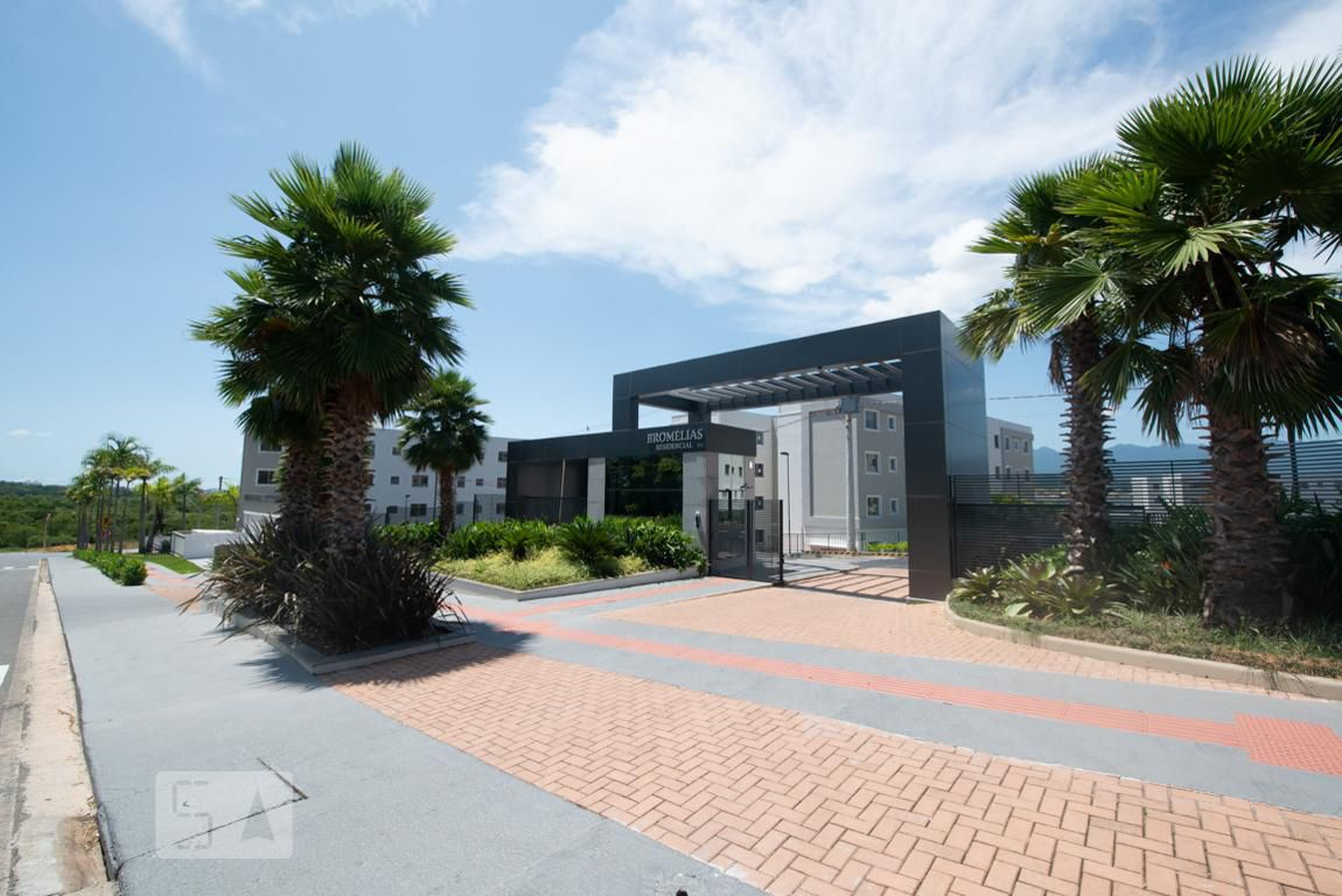 Fachada Residencial Bromelias