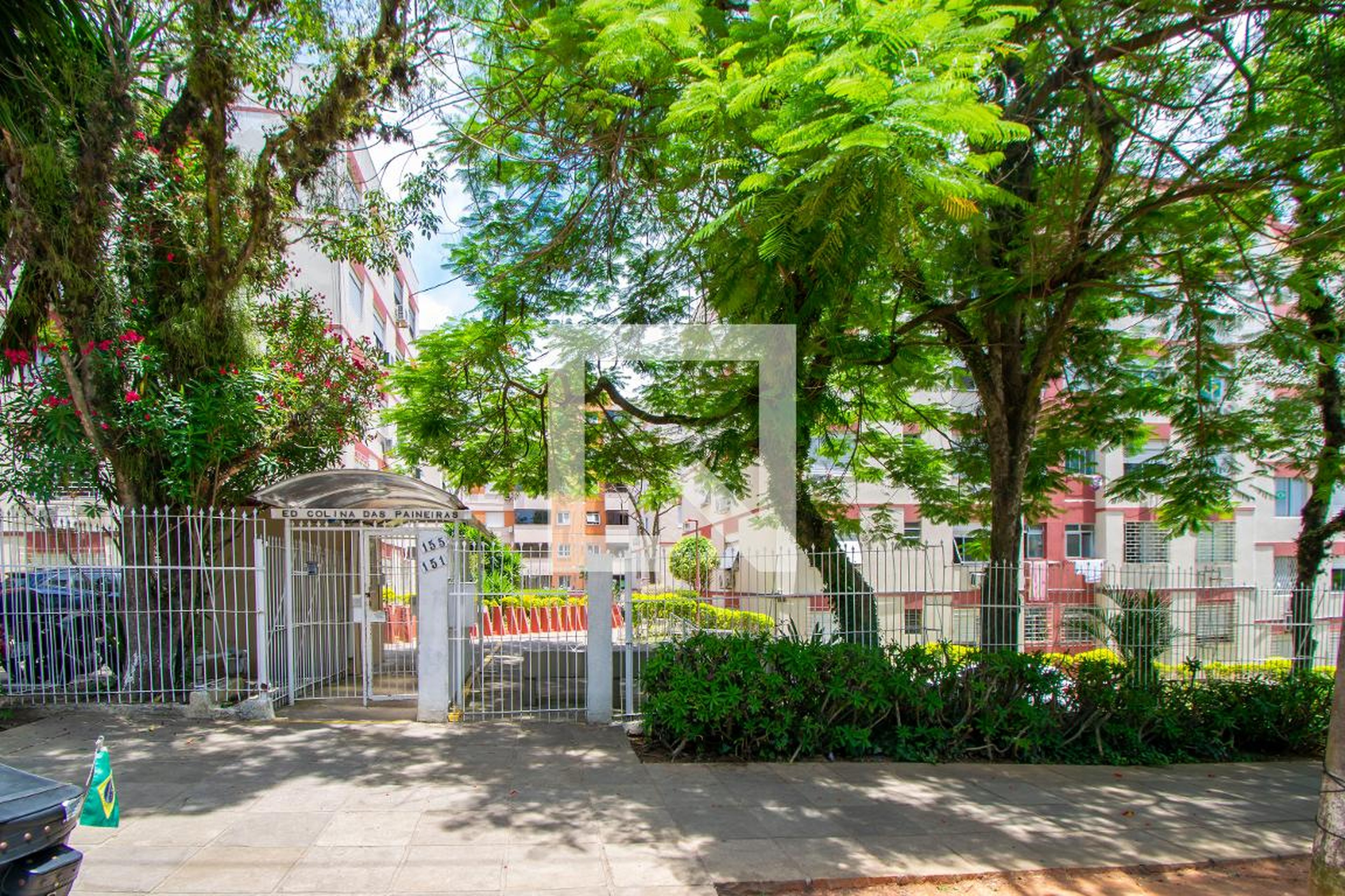 Fachada do Prédio Condomínio Colina das Paineiras