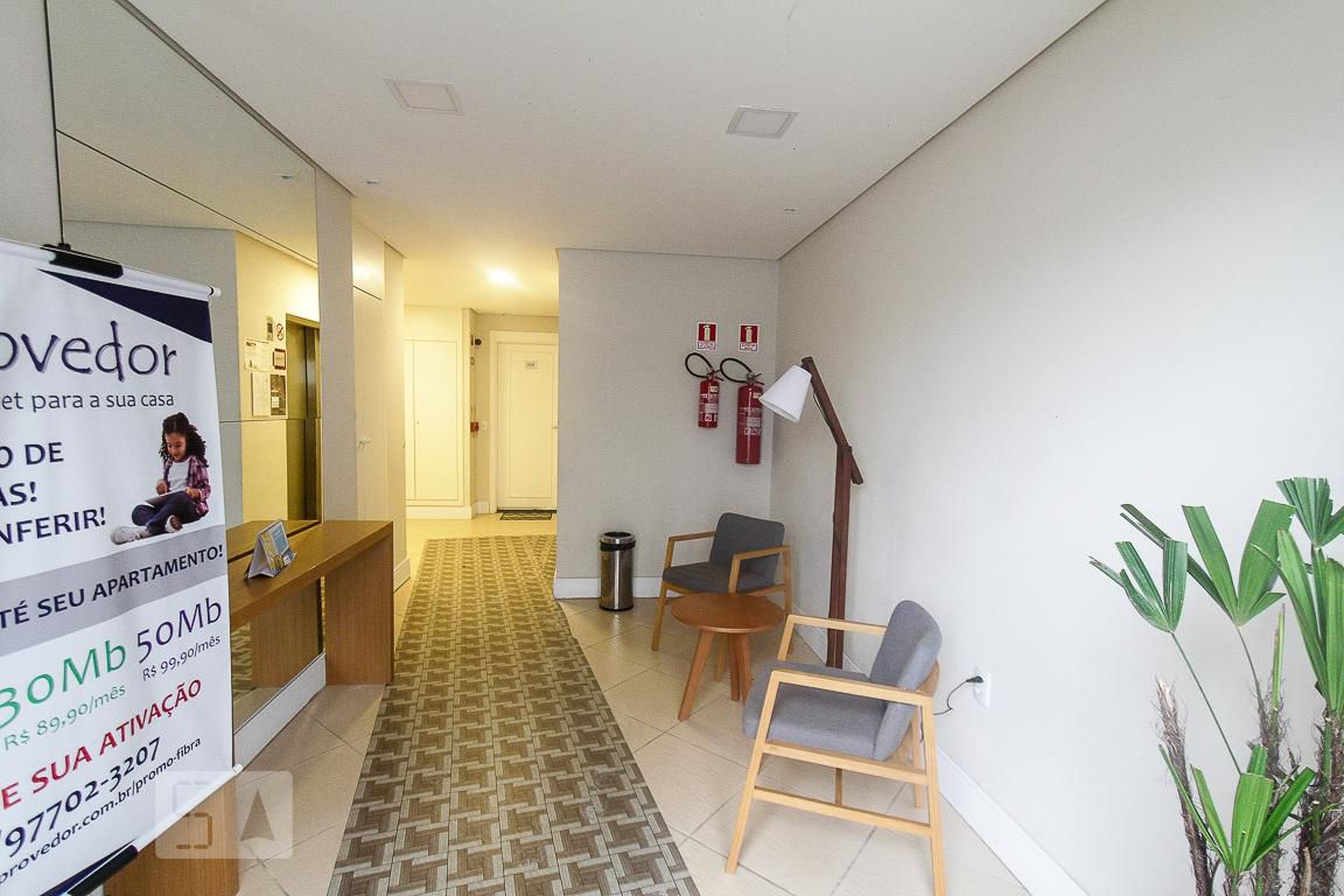 Hall - Dez Tiquatira