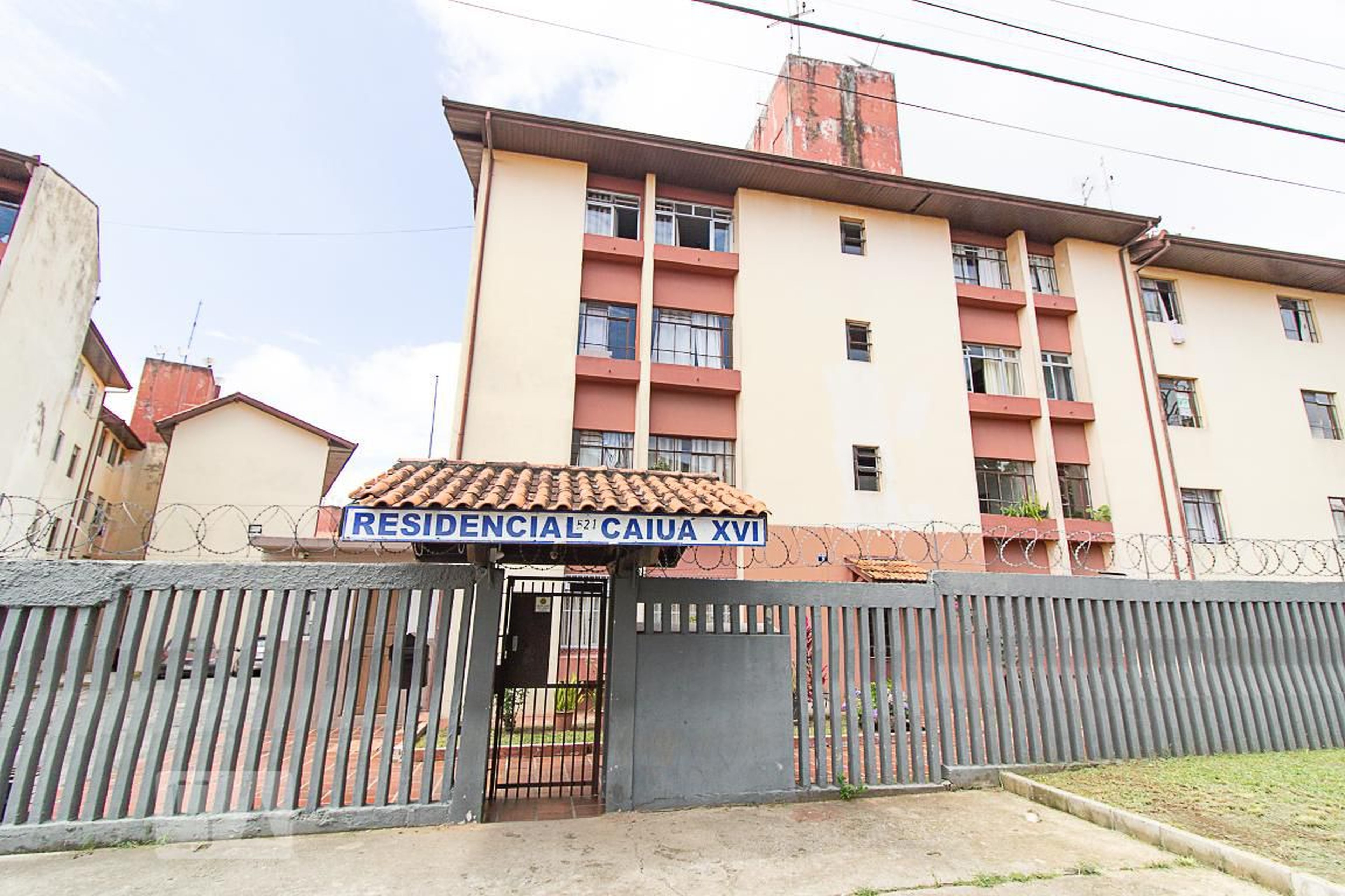 Fachada Condomínio em Rua Rosa Rigoni Landal, 531