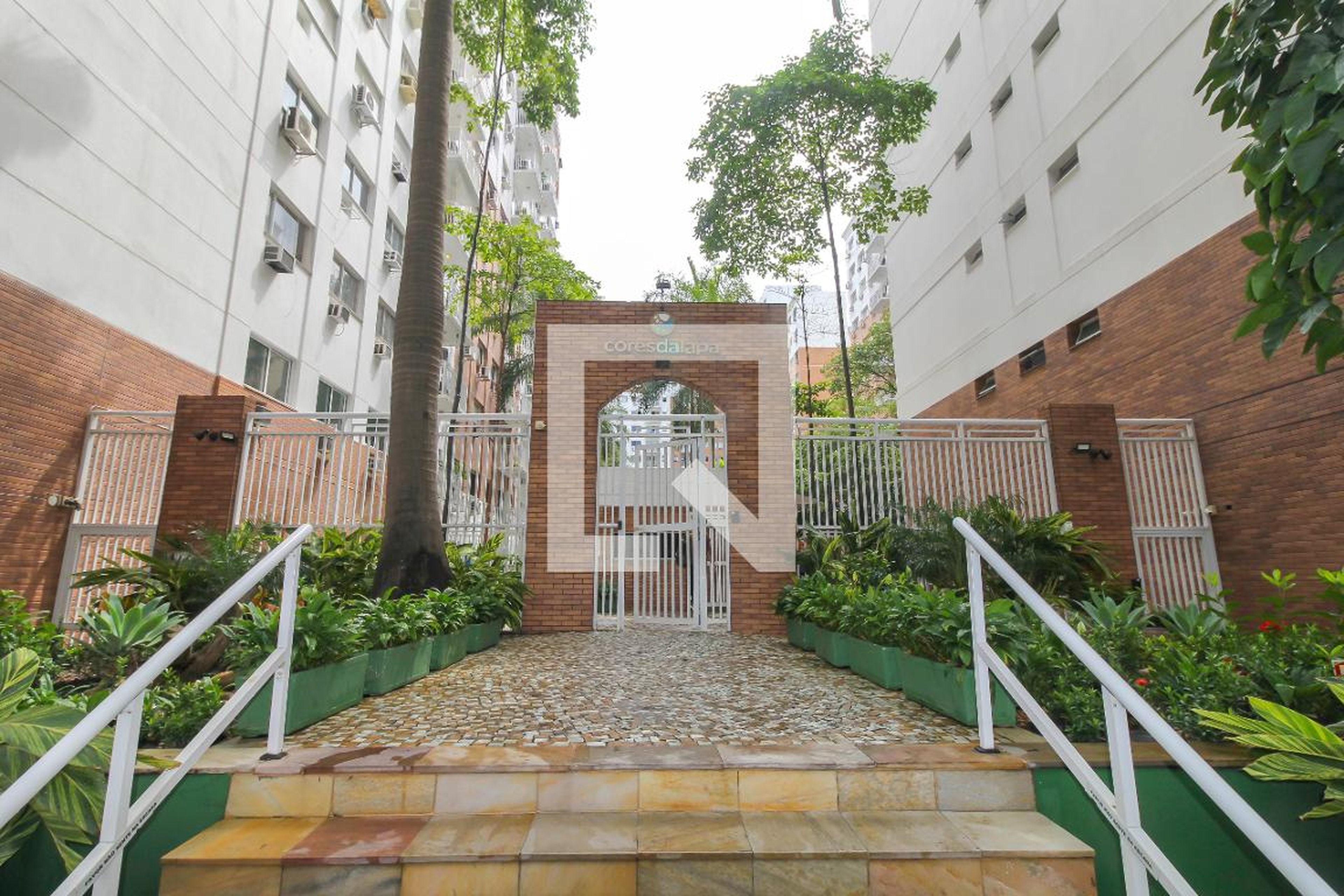 Fachada do Condomínio Condomínio Cores da Lapa