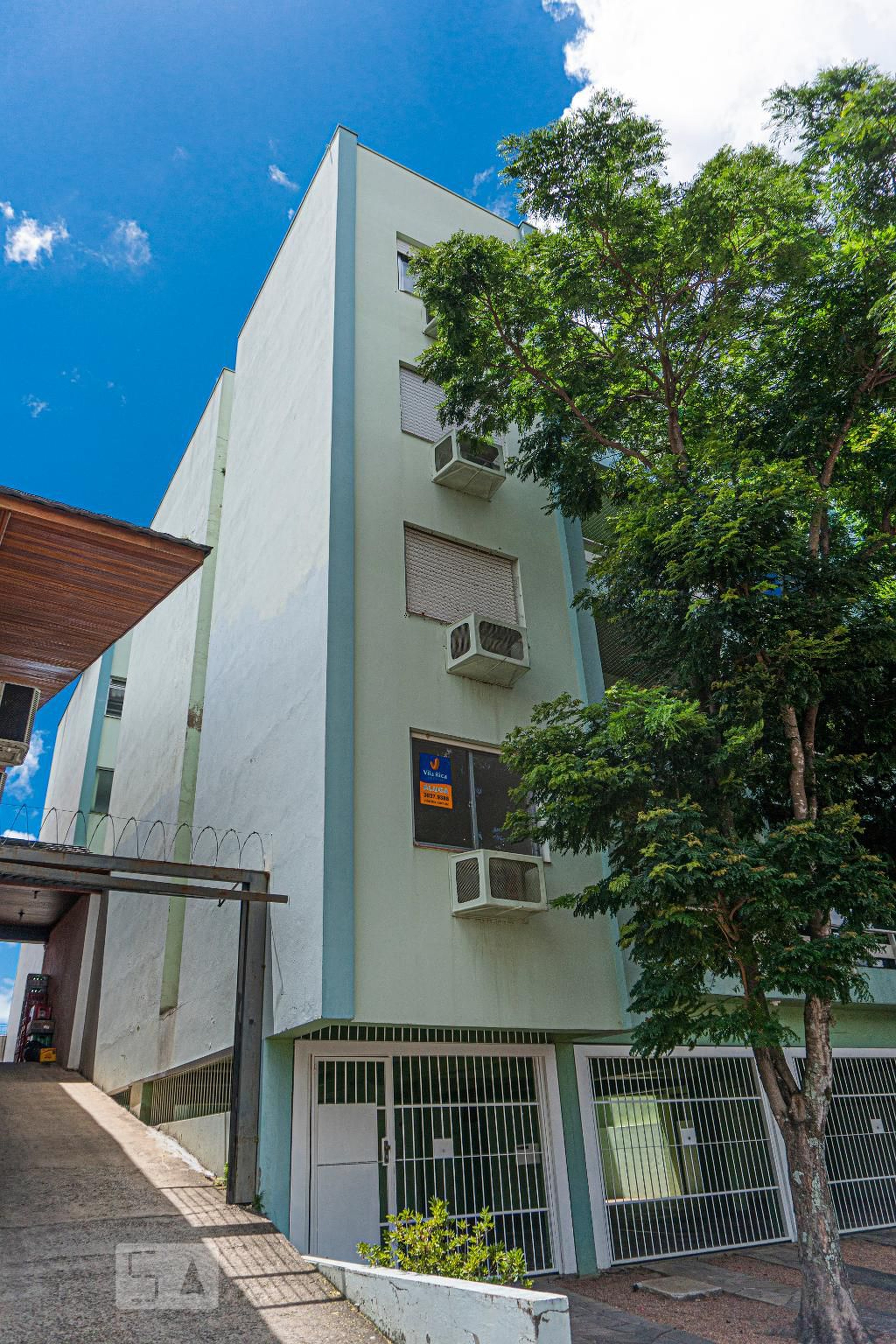 Fachada do Prédio Condomínio em R. Benjamin Constant, 145