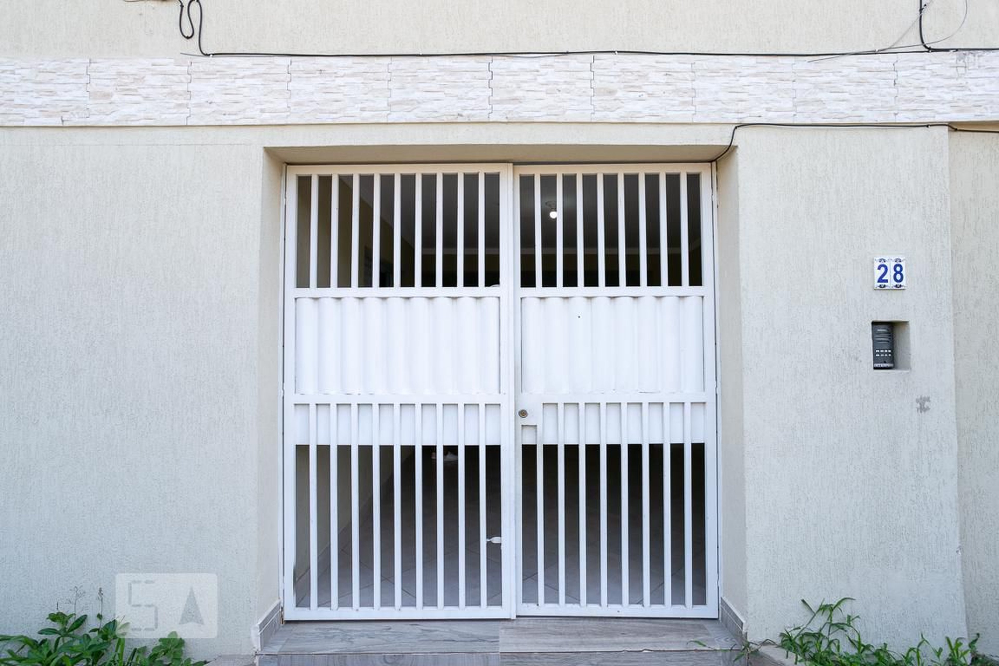 Fachada do Condomínio Condomínio Peri