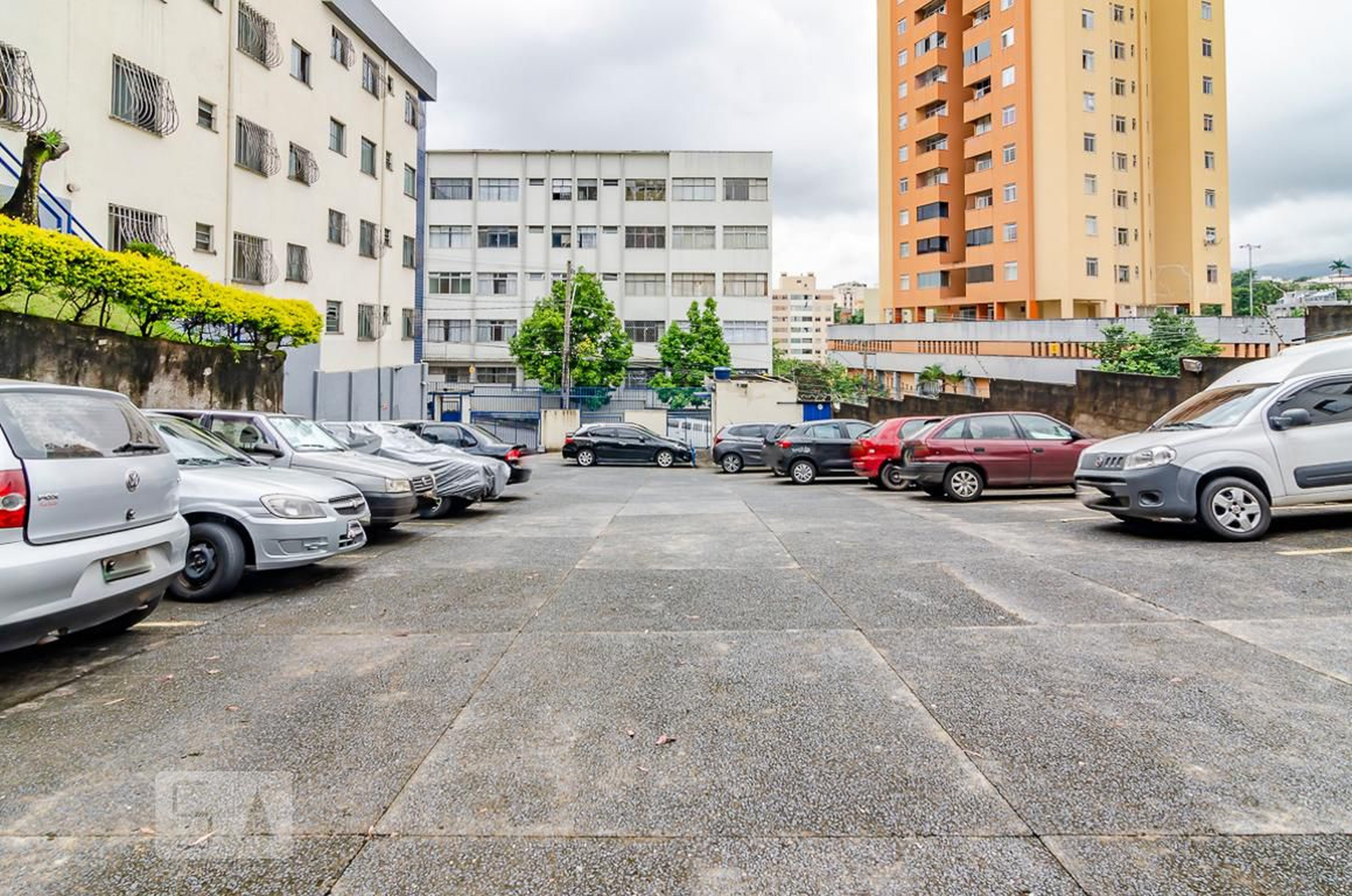 Estacionamento - Residencial Nápoles