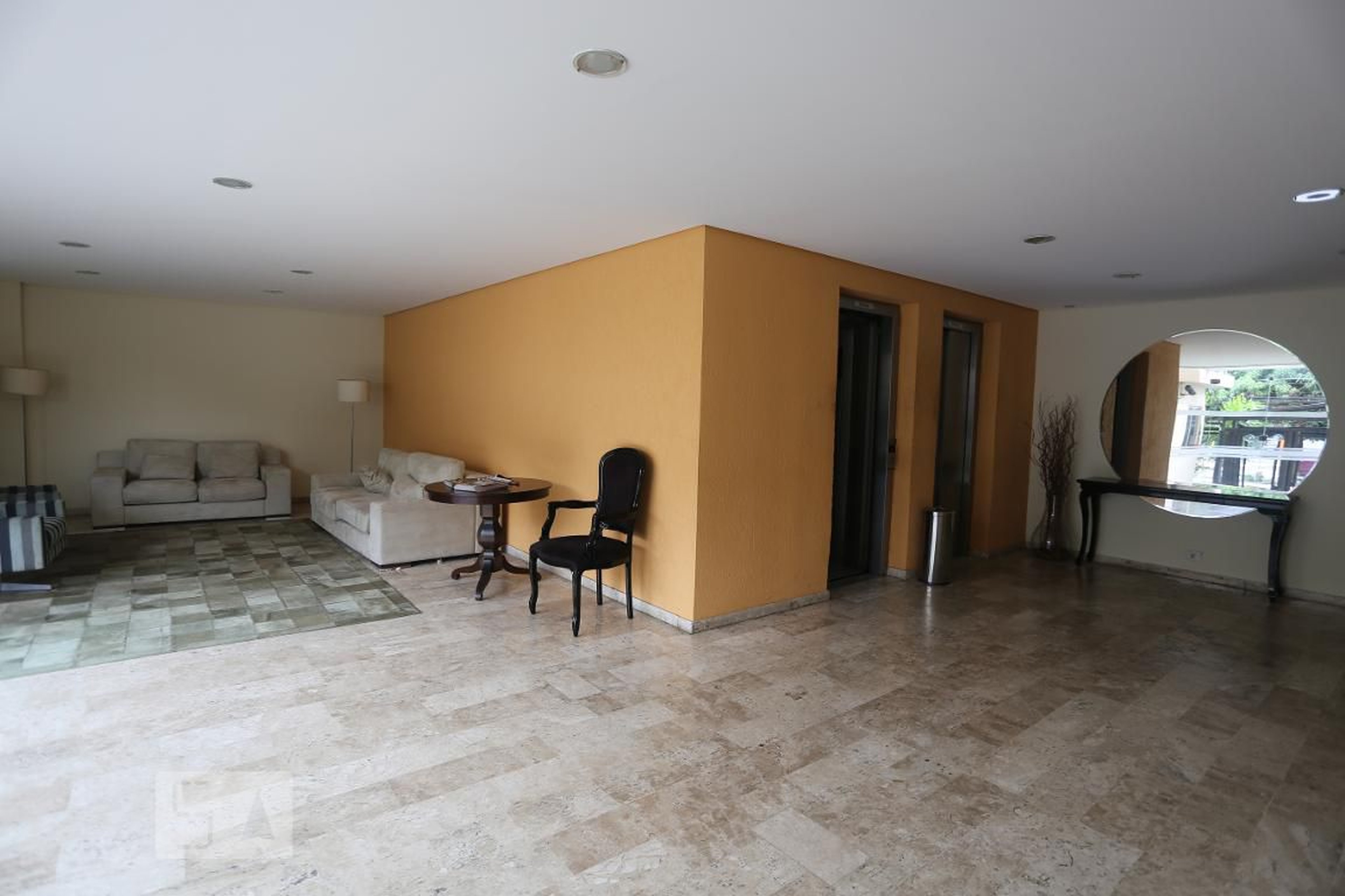 hall de entrada - Edifício Av. Corifeu