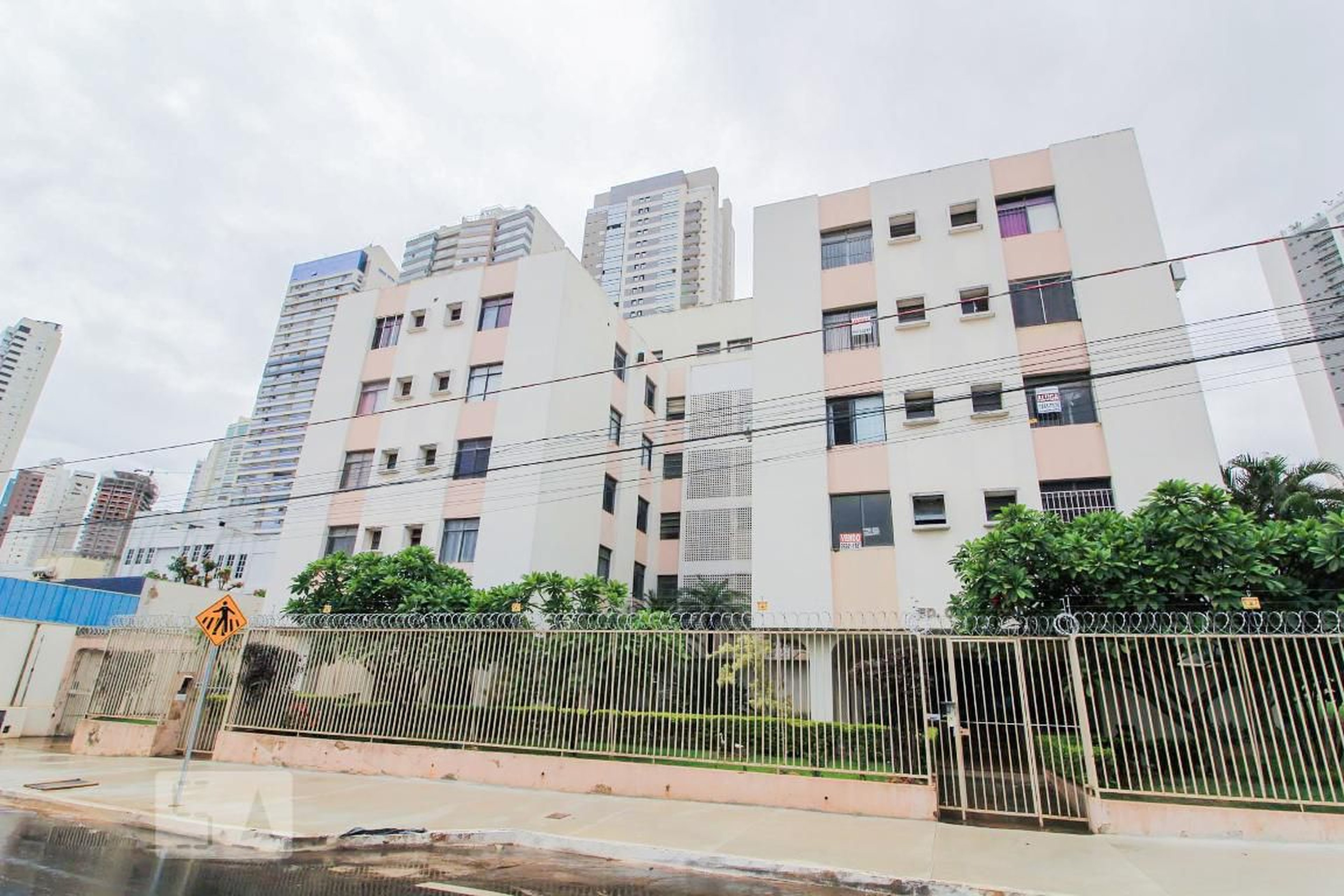 Fachada do Condomínio Edifício Califórnia