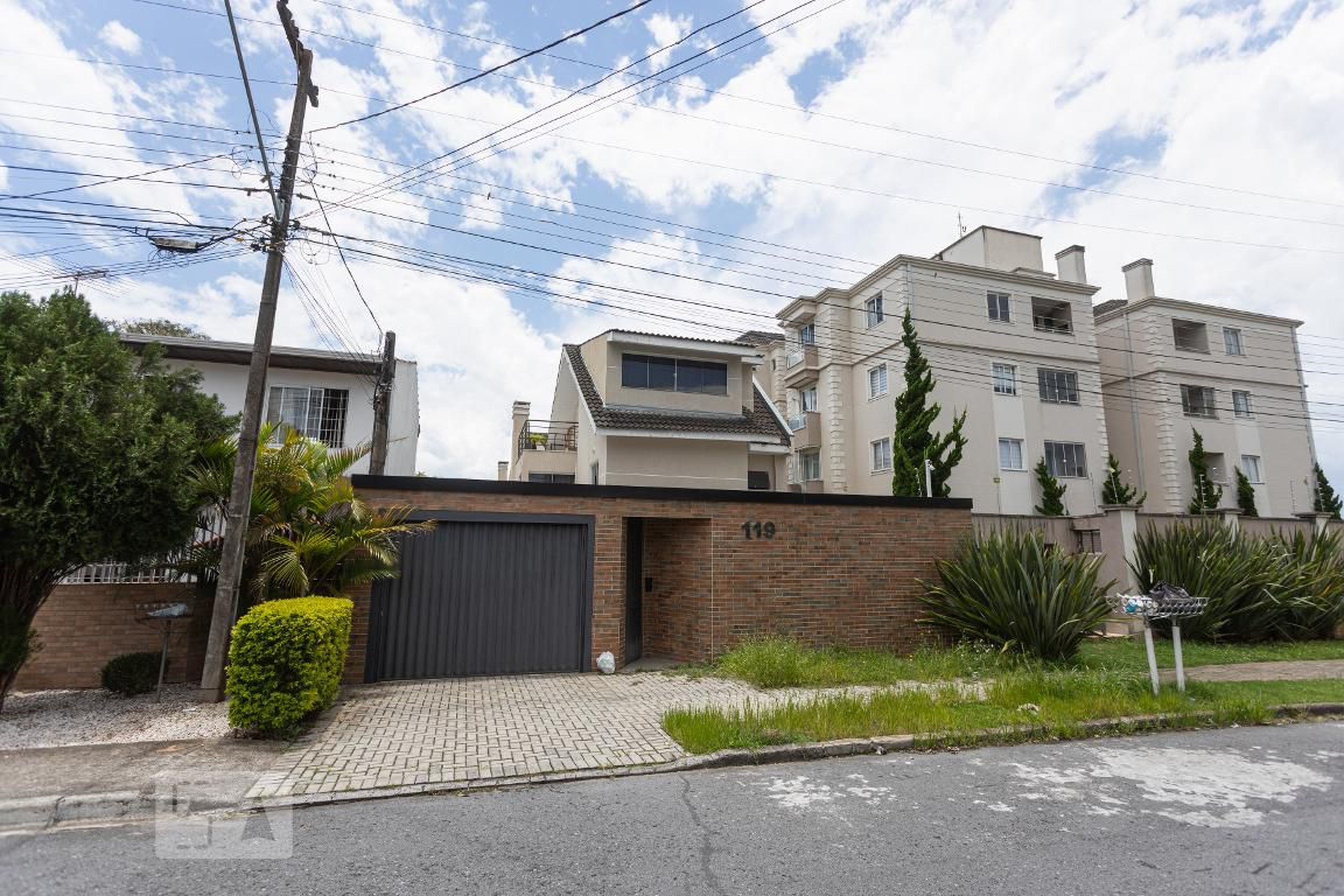 Fachada Condomínio em Rua Doutor Alarico Vieira de Alencar, 119