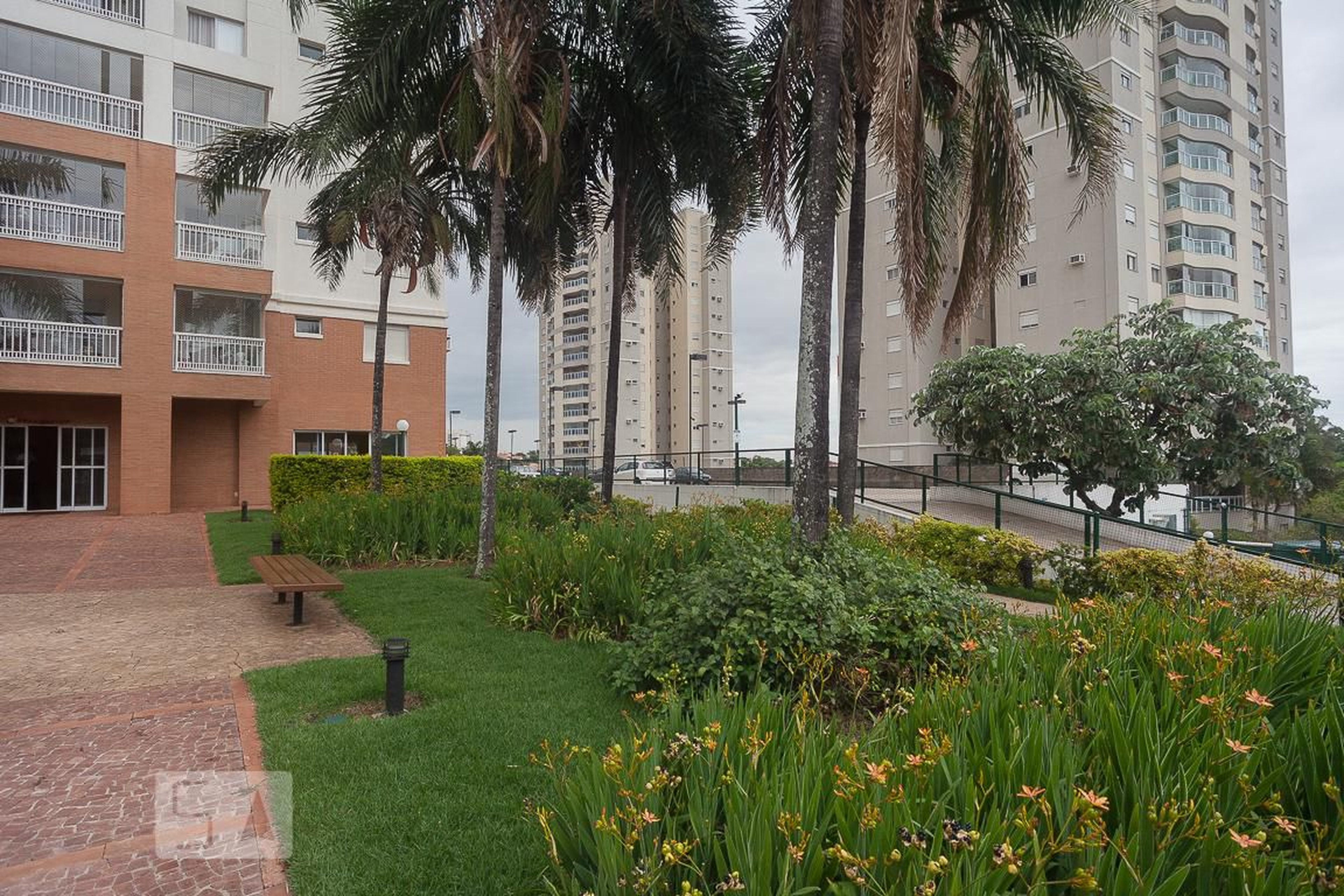 Condomínio - Parnaso