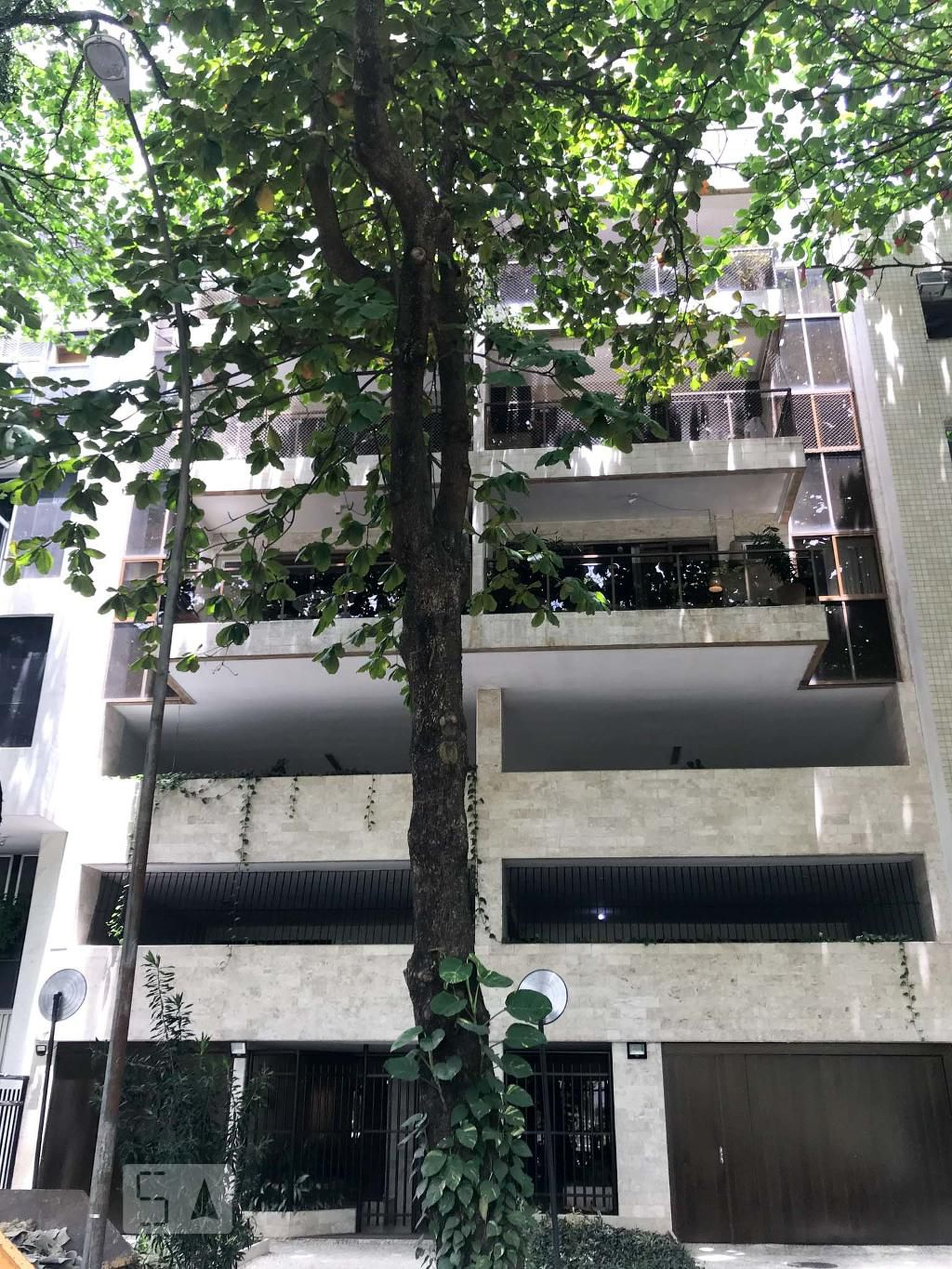 Fachada do Prédio Condomínio Amster