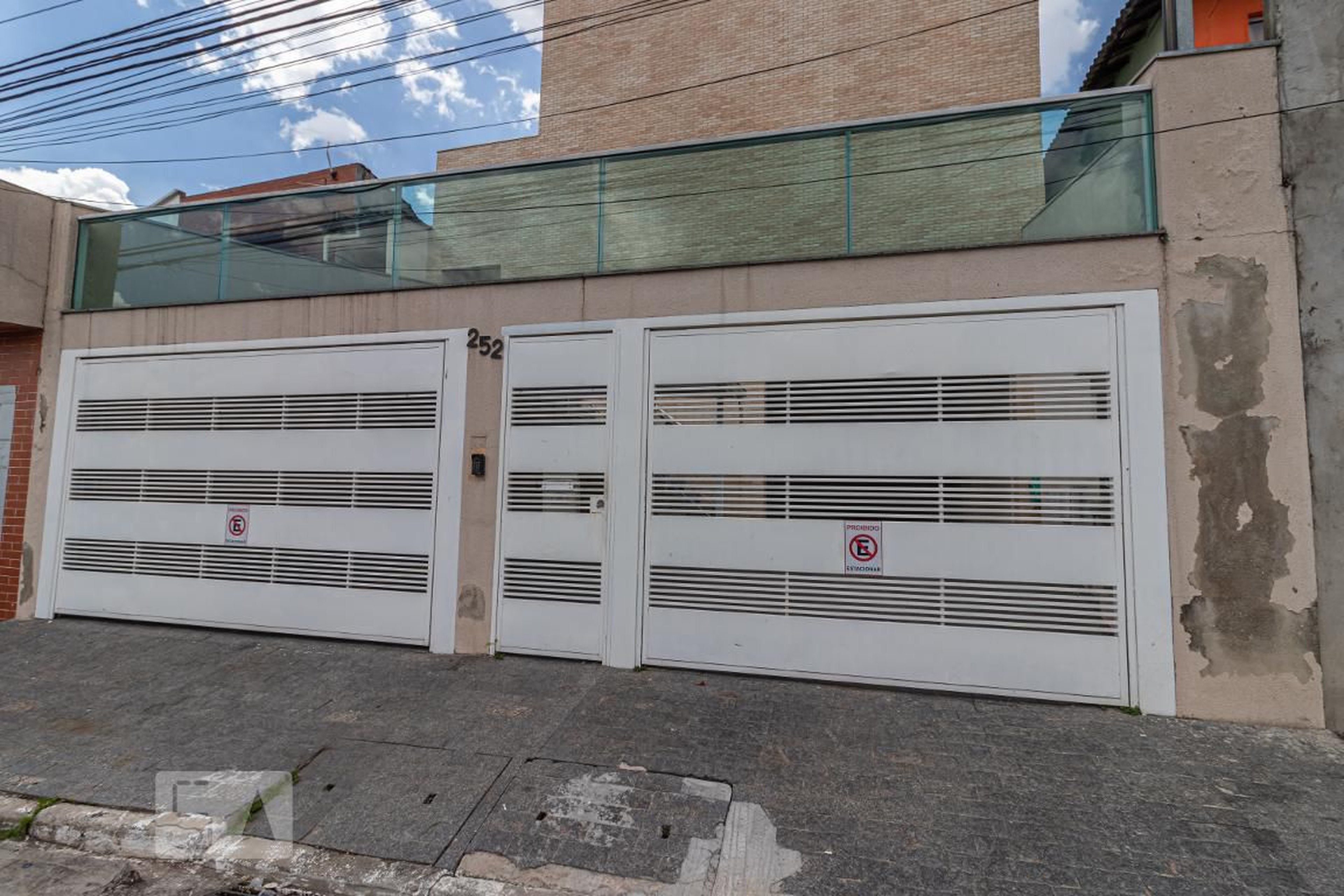 Fachada do Condomínio Condomínio em Rua Antônio Tertuliano, 252