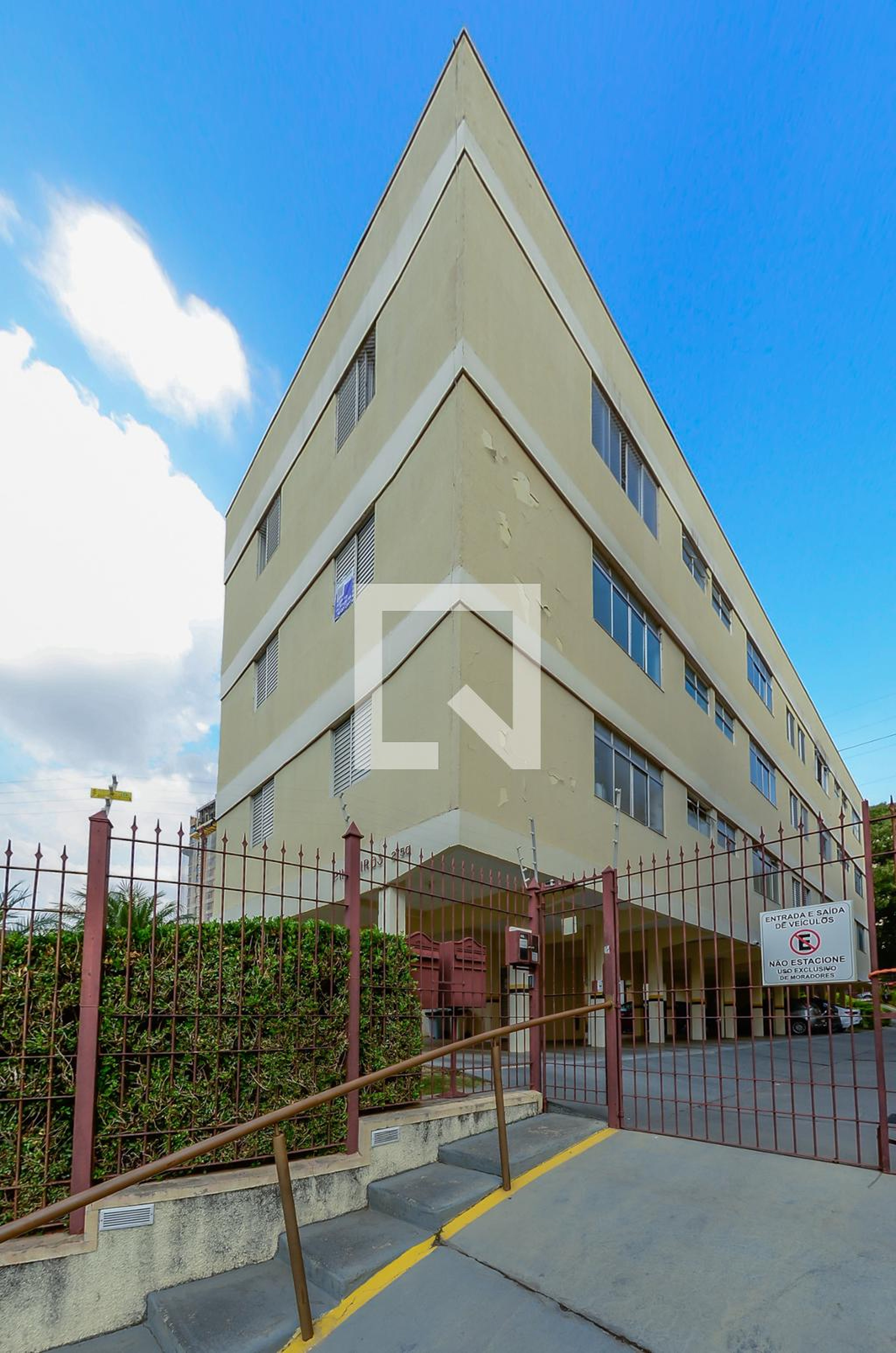 Fachada Condomínio em Avenida Orosimbo Maia, 2150