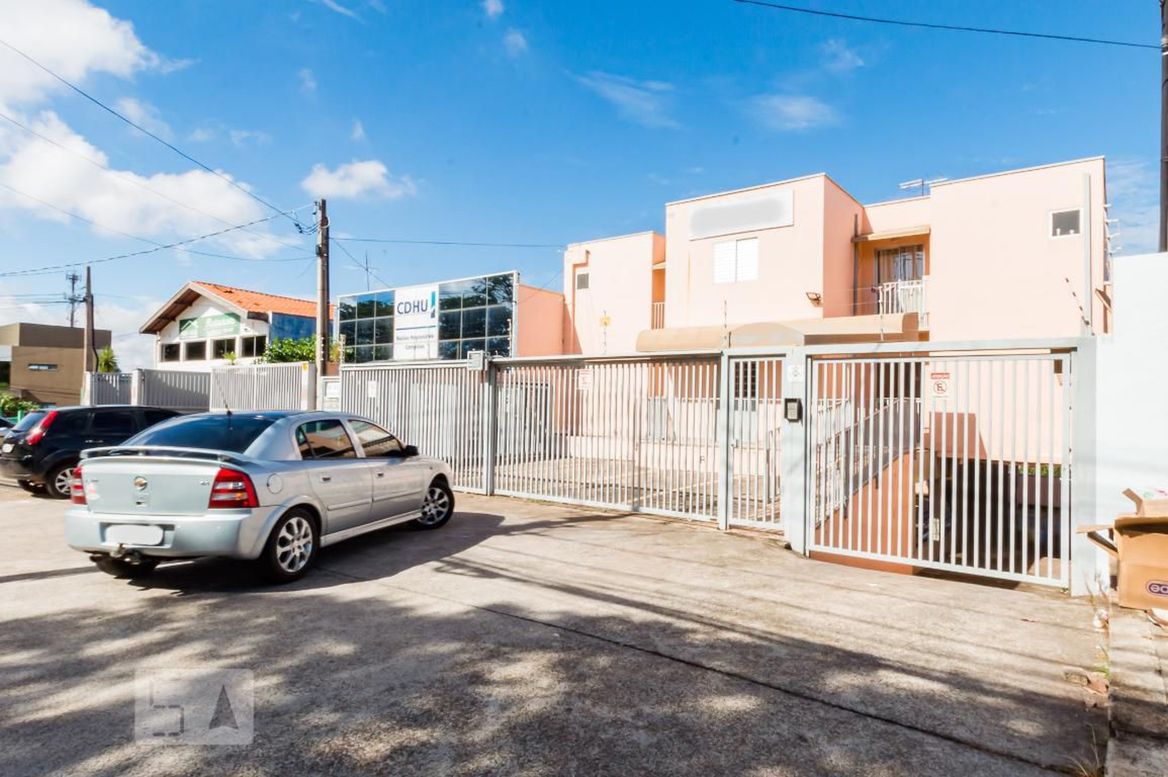 Fachada do Condomínio Condomínio em Avenida Professora Ana Maria Silvestre Adade, 513