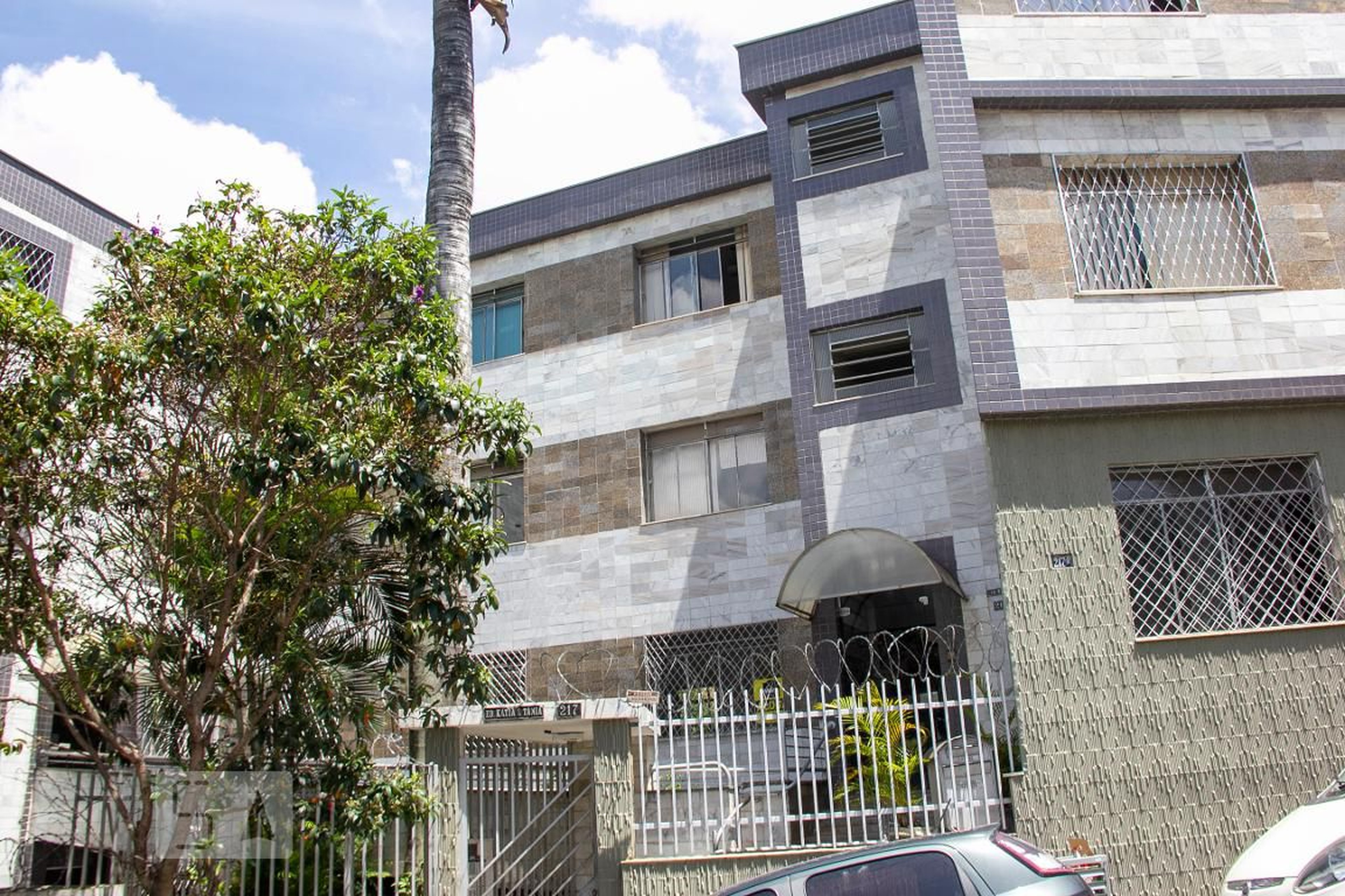 Fachada Edifício Kátia e Tânia R. Muzambinho, 217