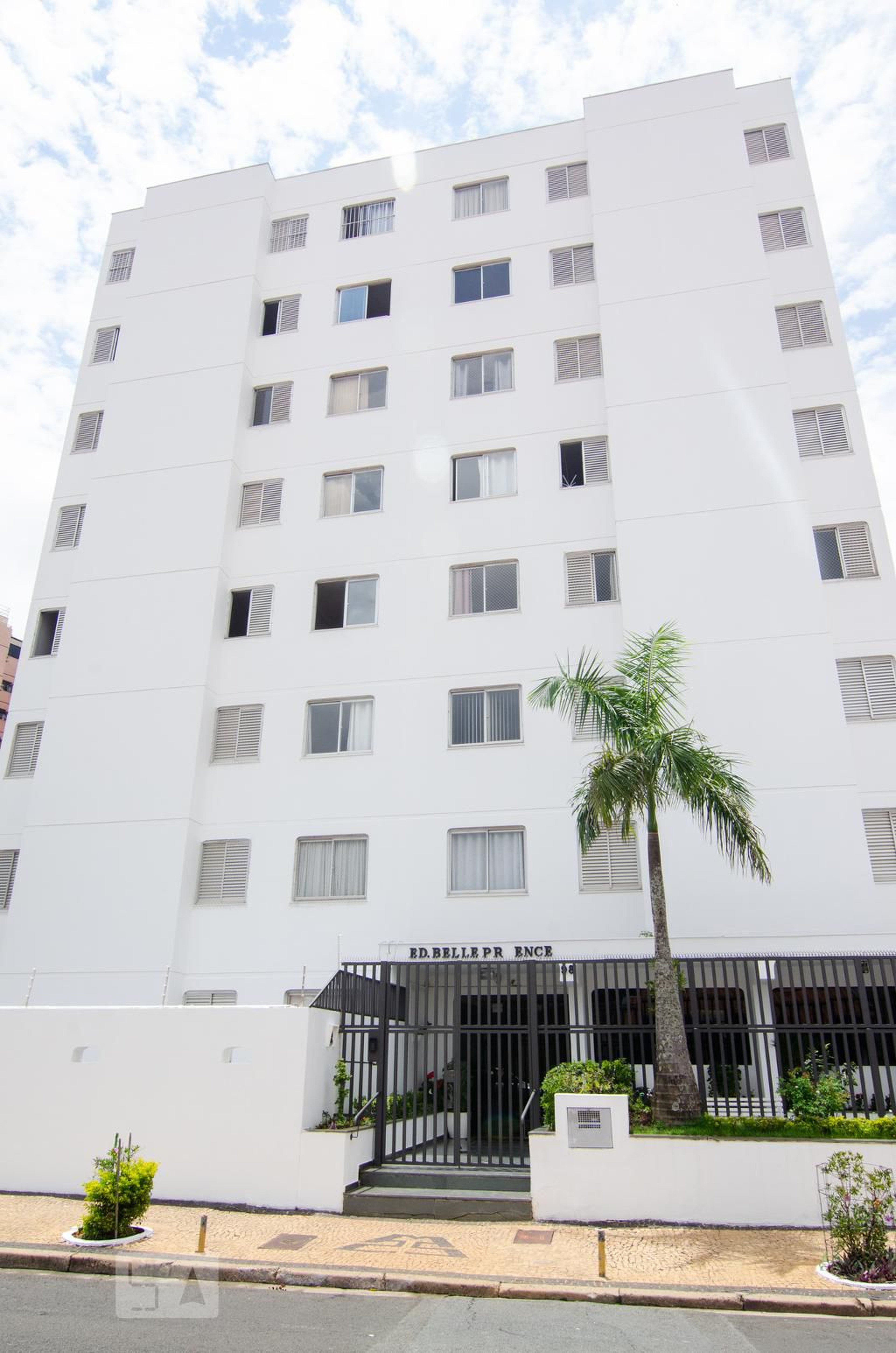 Fachada do prédio Condomínio Belle Proence