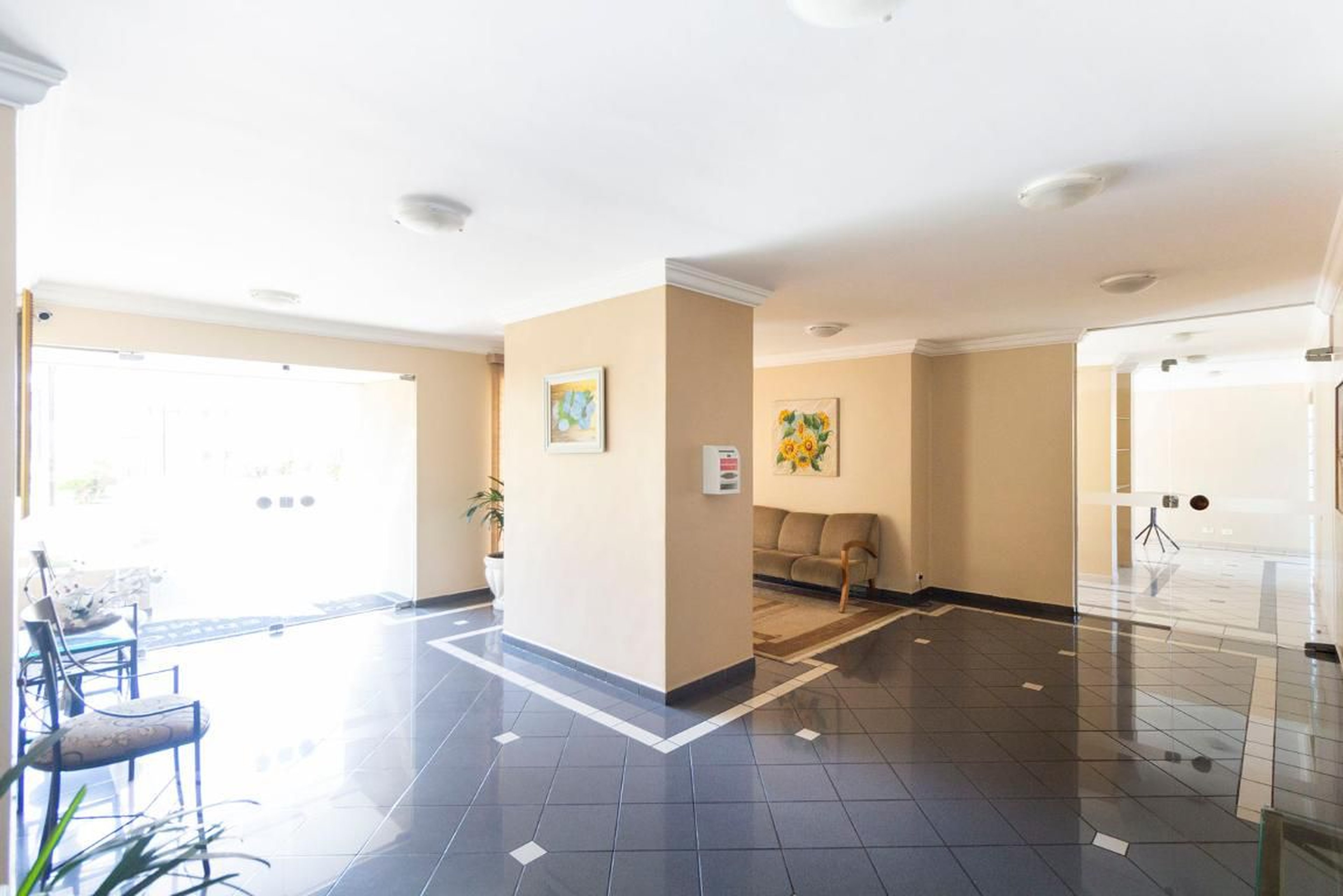 Hall social - Dante Almery