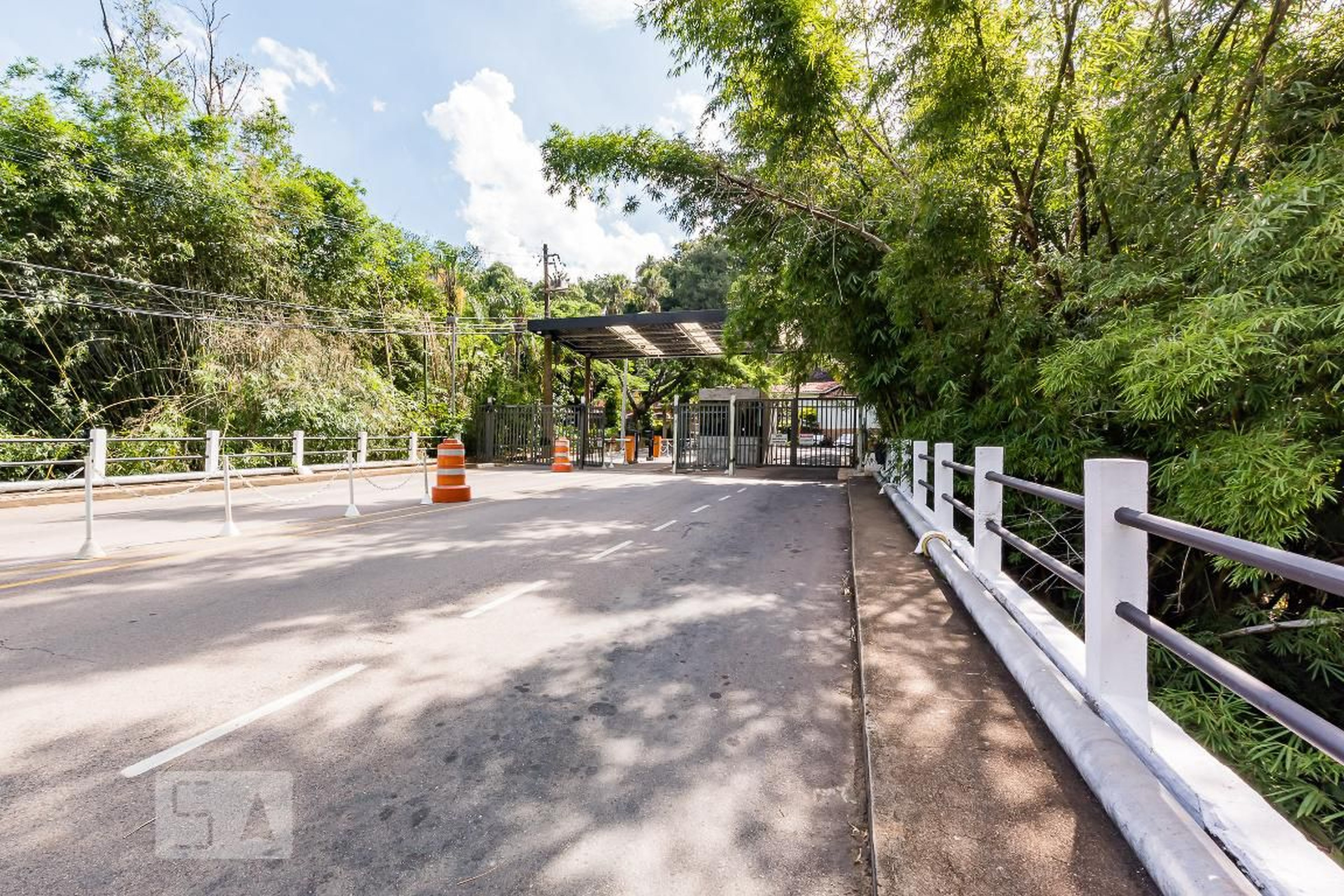 Fachada do Condomínio Condomínio em Rua Mario Gomes, 56