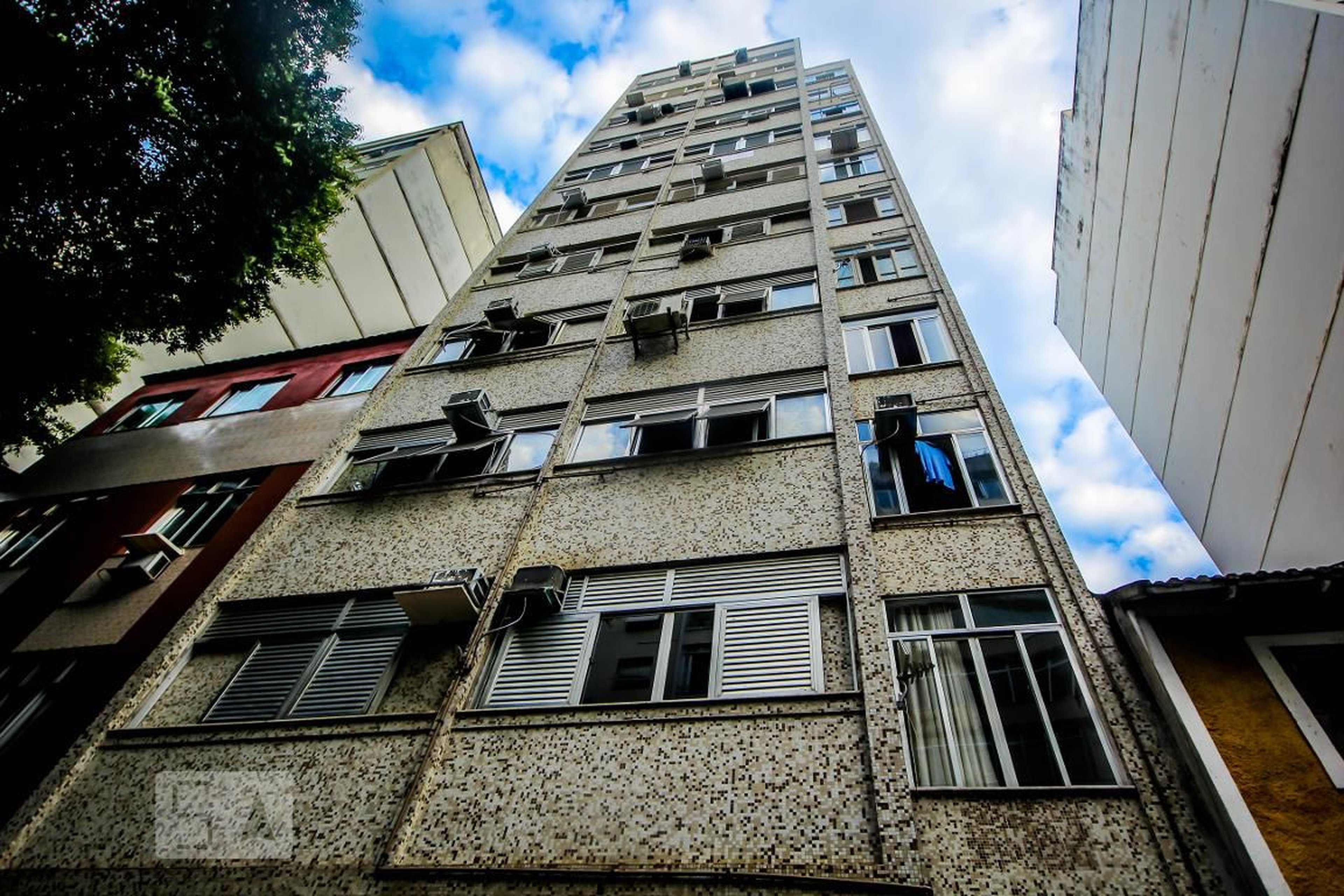 Fachada Condomínio em Rua Leopoldo Miguez, 157