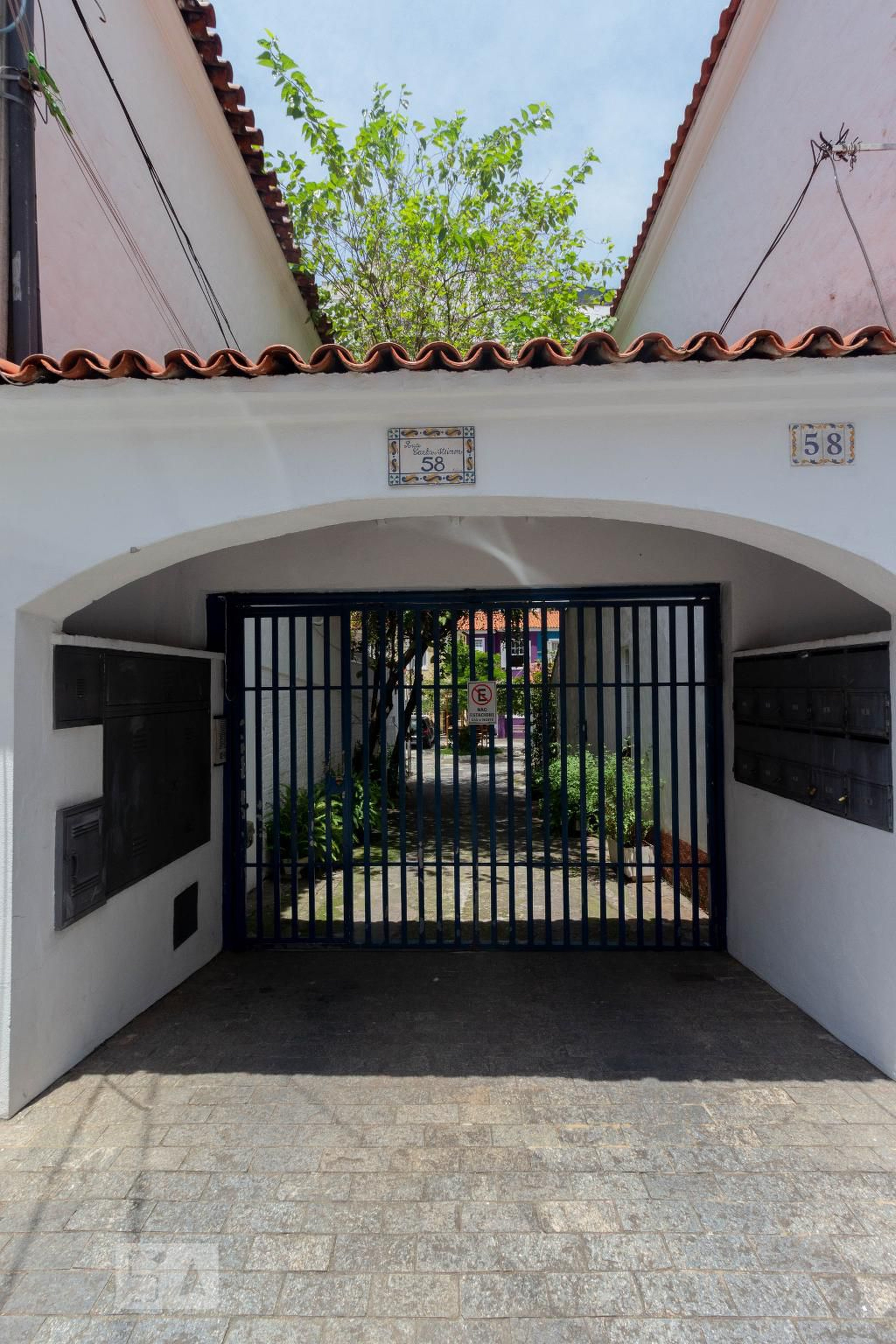 Fachada Condomínio em Rua Carlos Steinen, 58