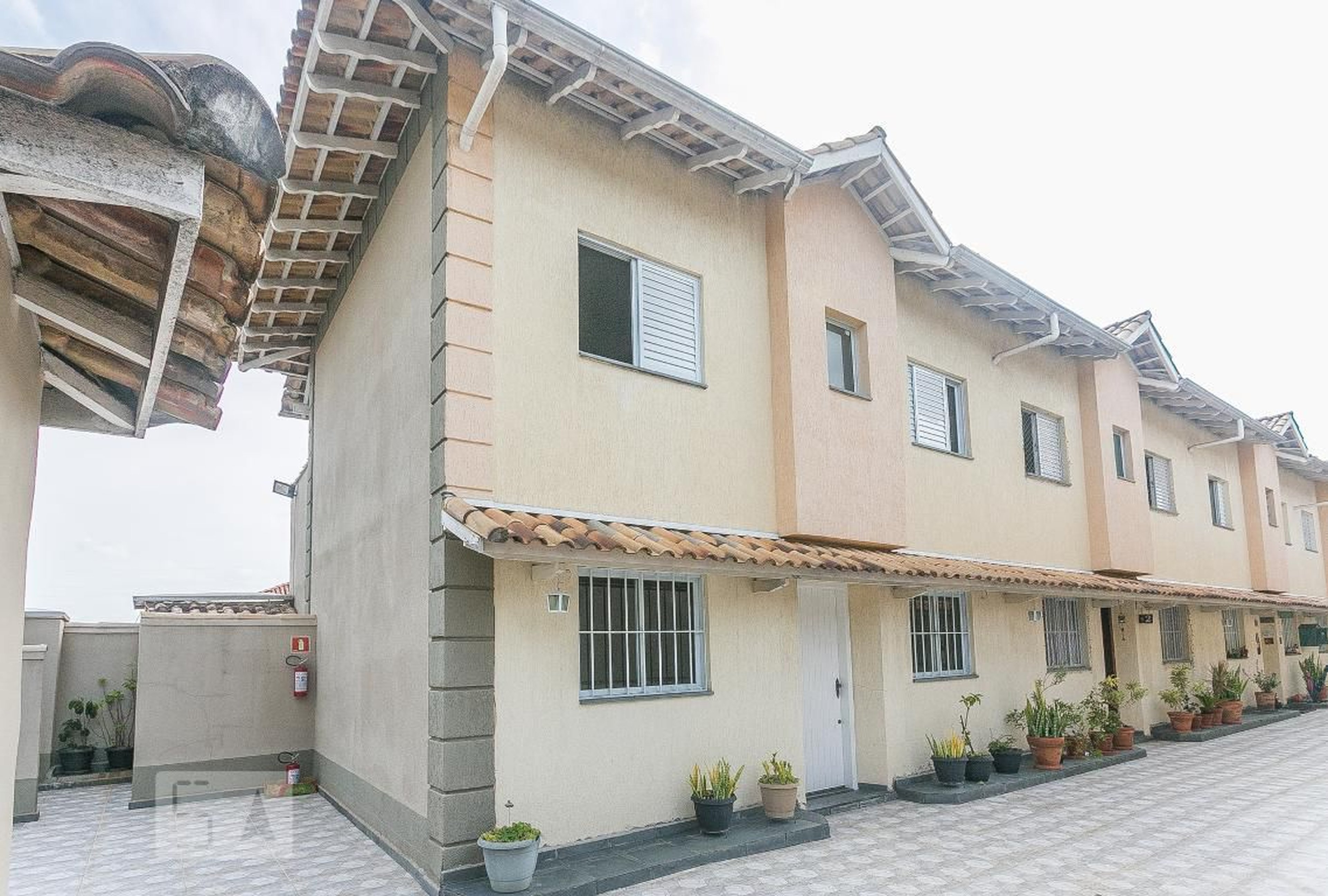 Fachada Condomínio em Rua Tomaz da Mota, 56