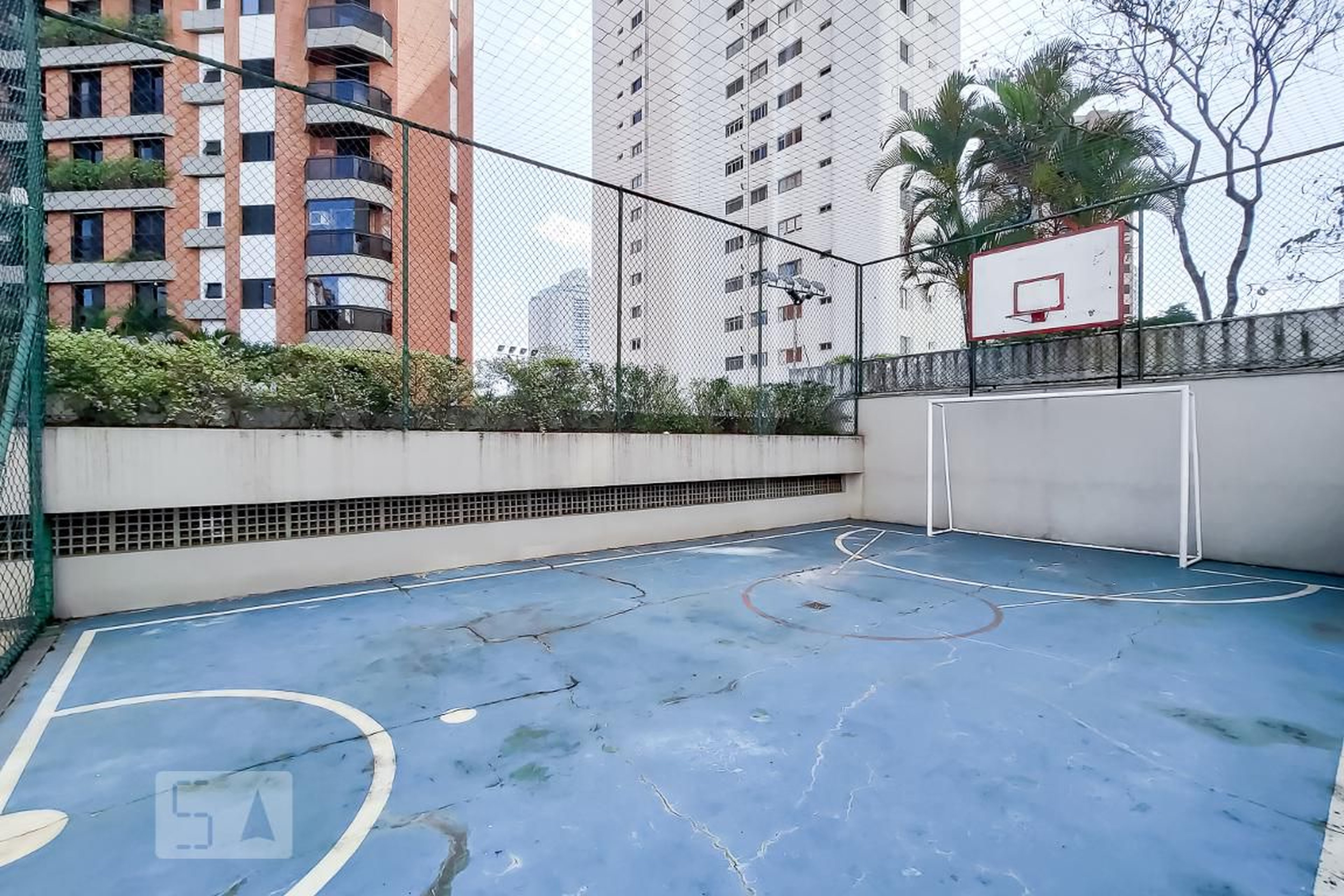 Quadra Poliesportiva - Maison Mont Blanc