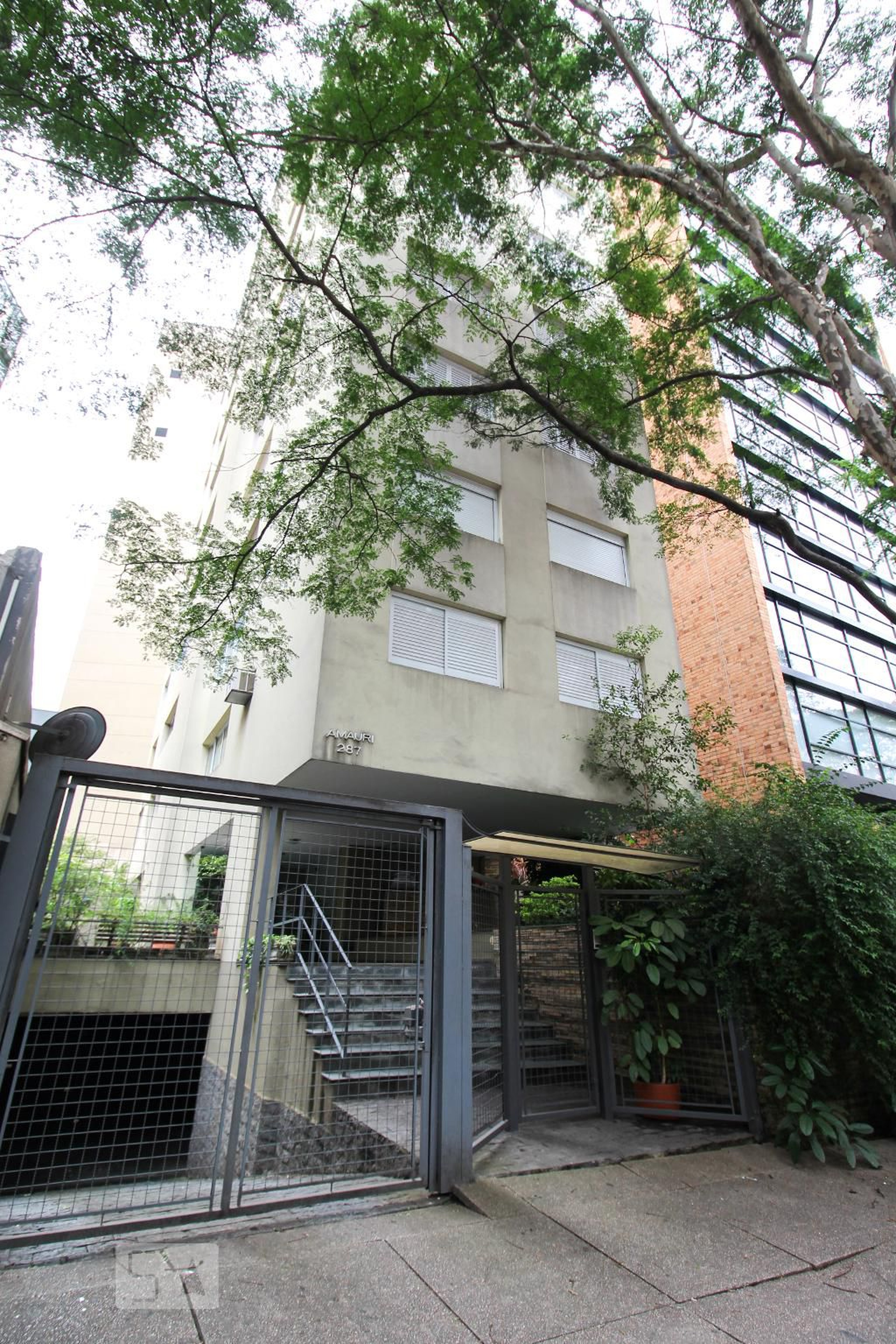 Fachada do Prédio Condomínio Amauri