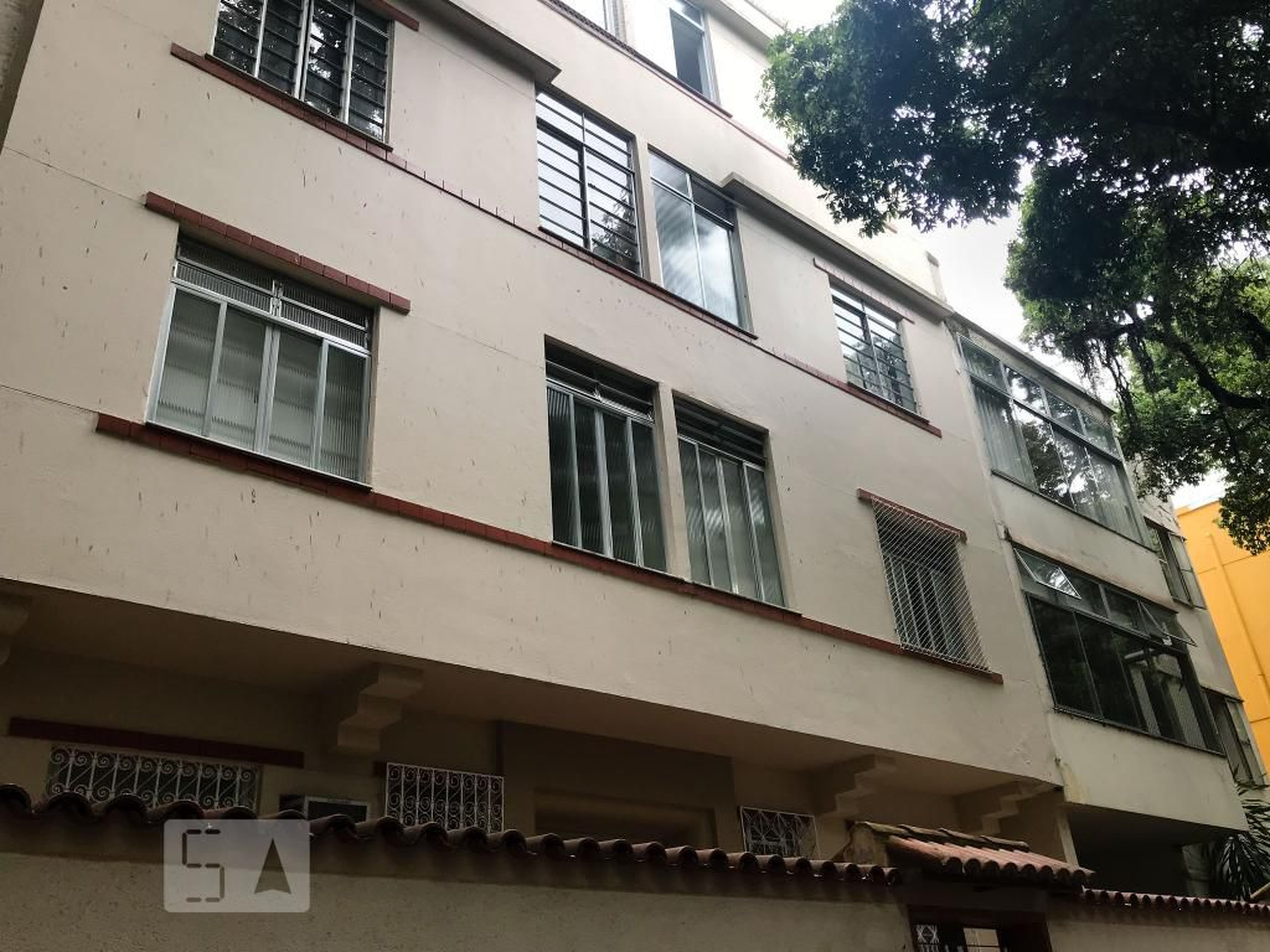 Fachada do Prédio Condomínio em Rua Nascimento Silva, 284