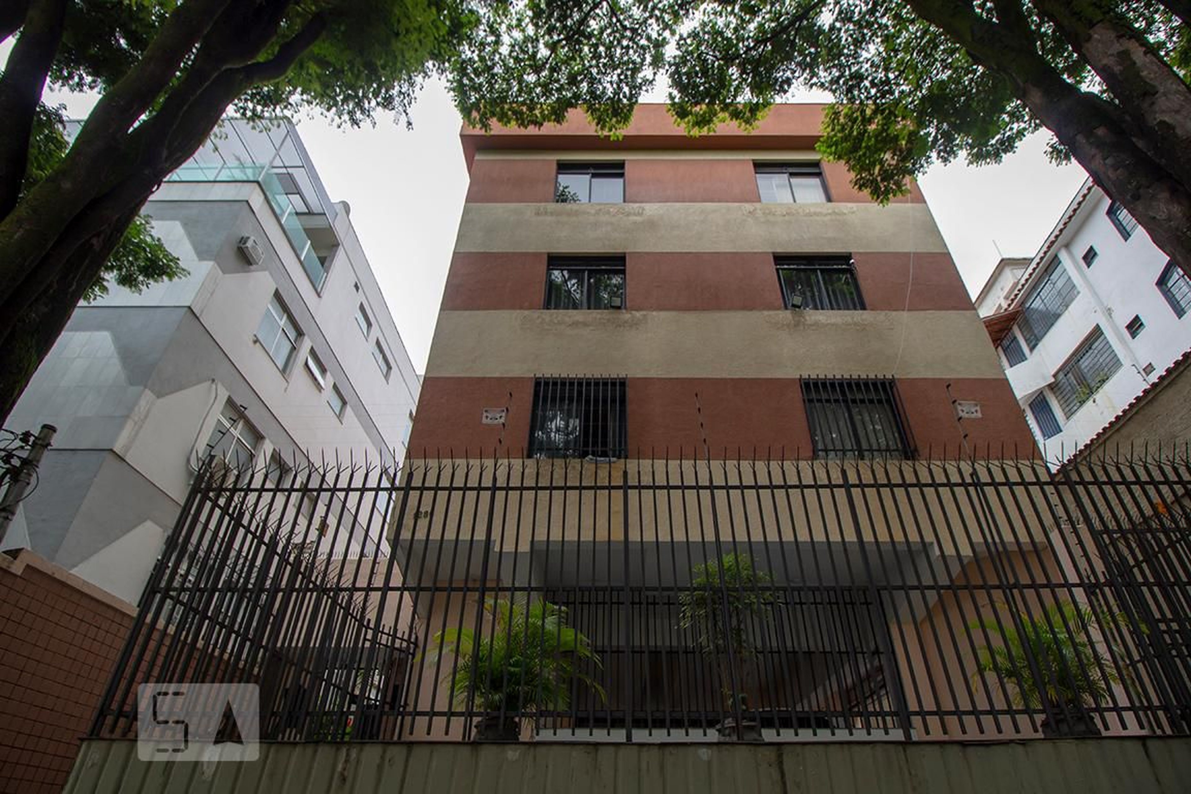 Fachada Condomínio em Rua Oscar Trompowsky, 1286