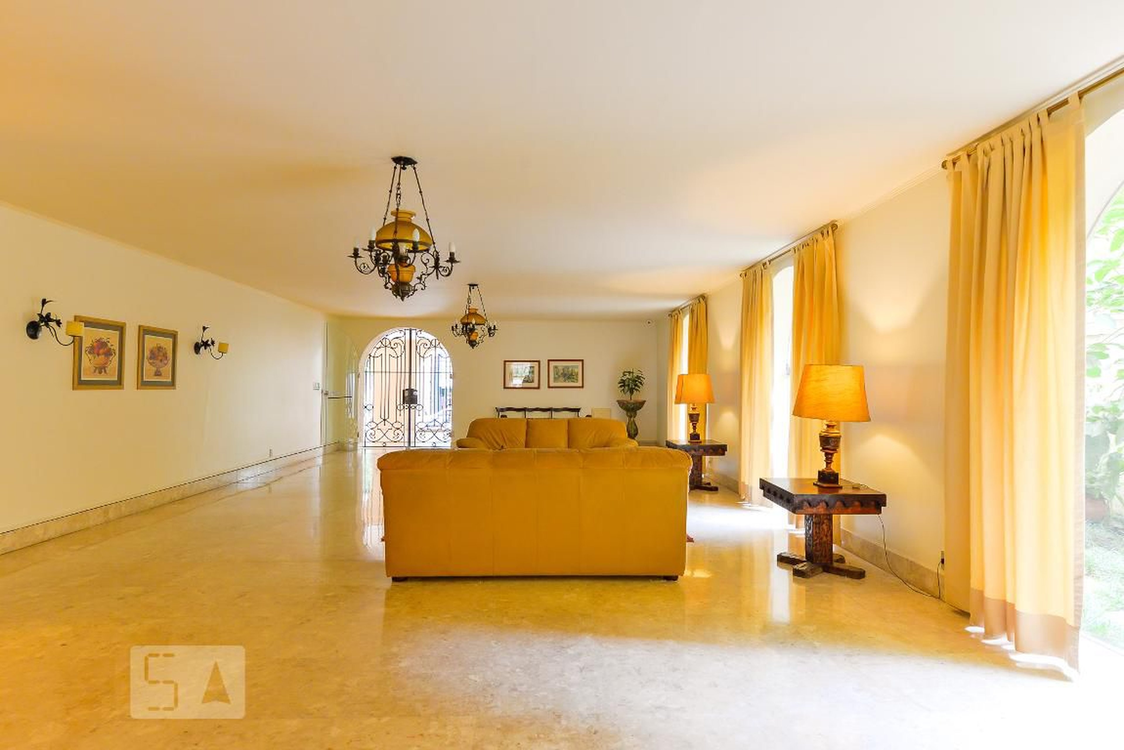 Hall Entrada - Casa dos Arcos