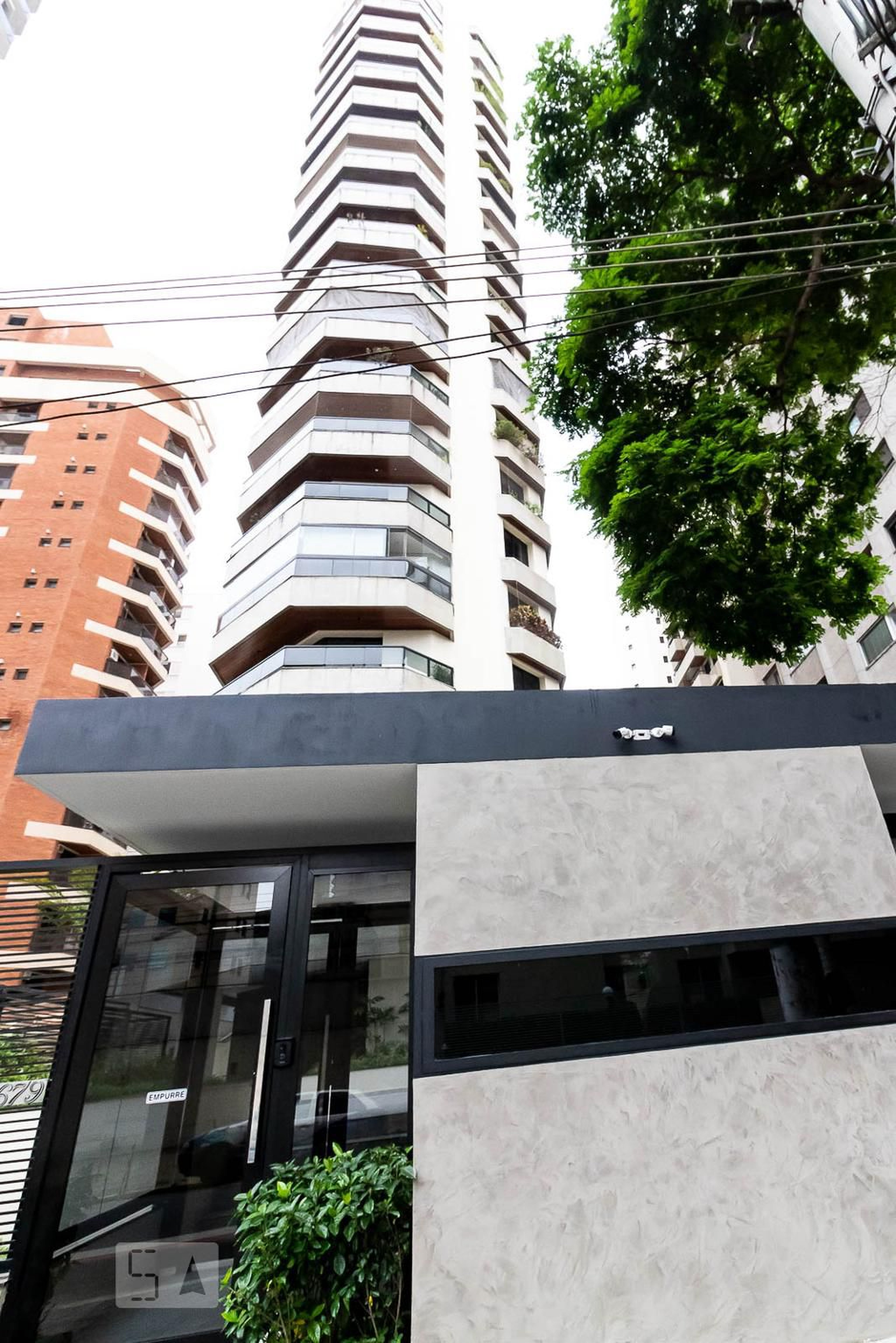 Fachada Condomínio em Rua Araguari, 670