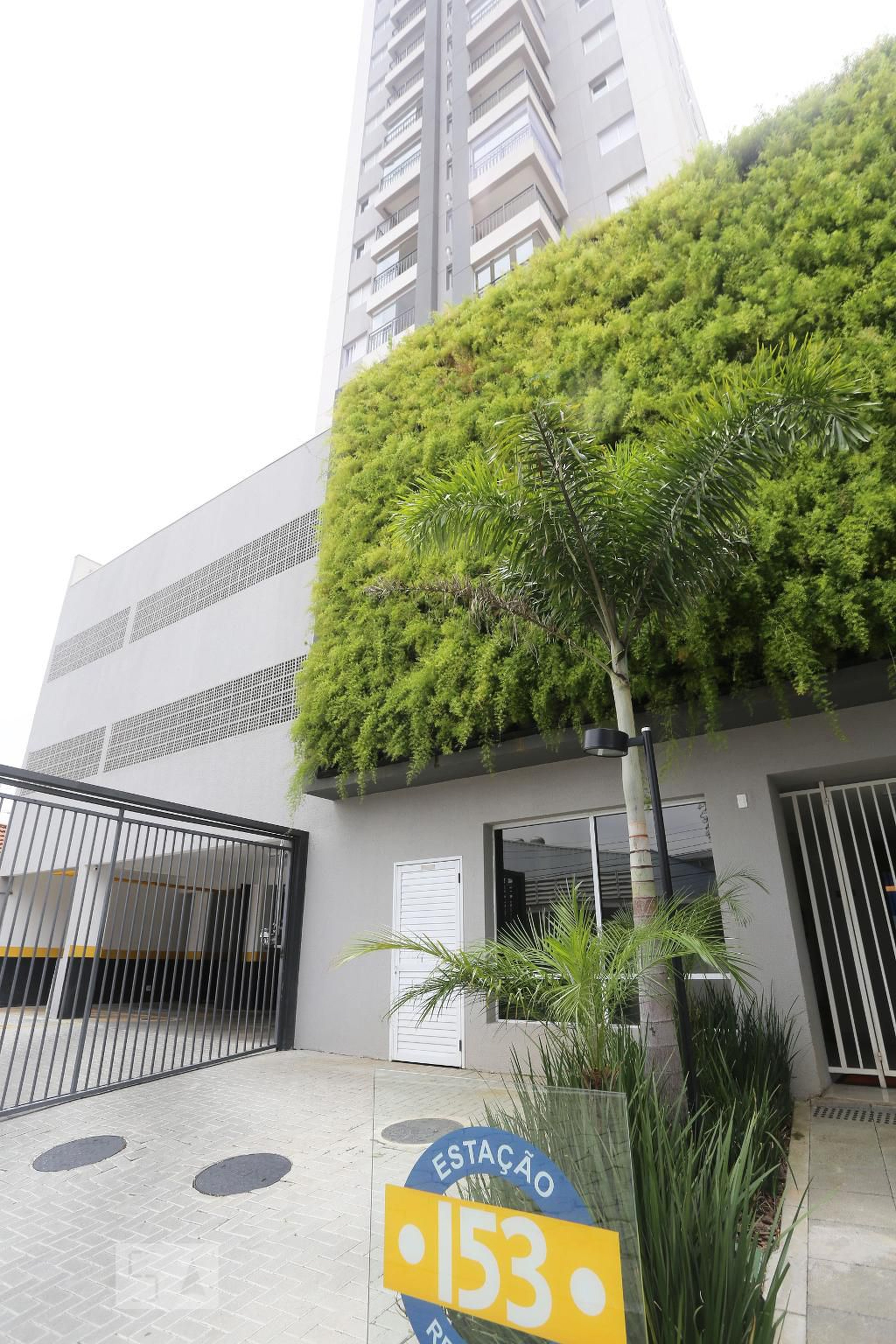 Fachada do Condomínio Condomínio Estação 153