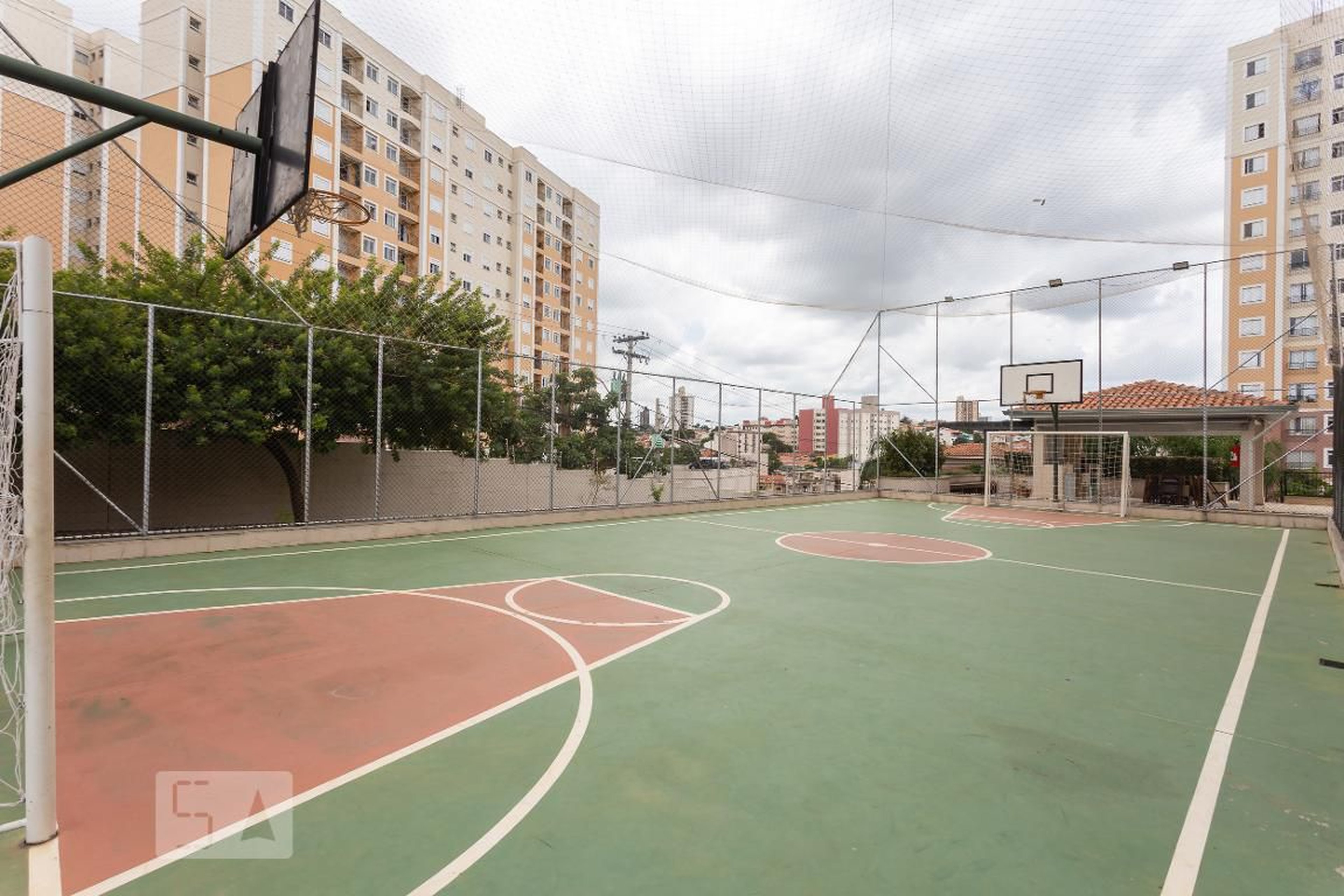 Quadra poliesportiva - Alameda dos Jacarandas