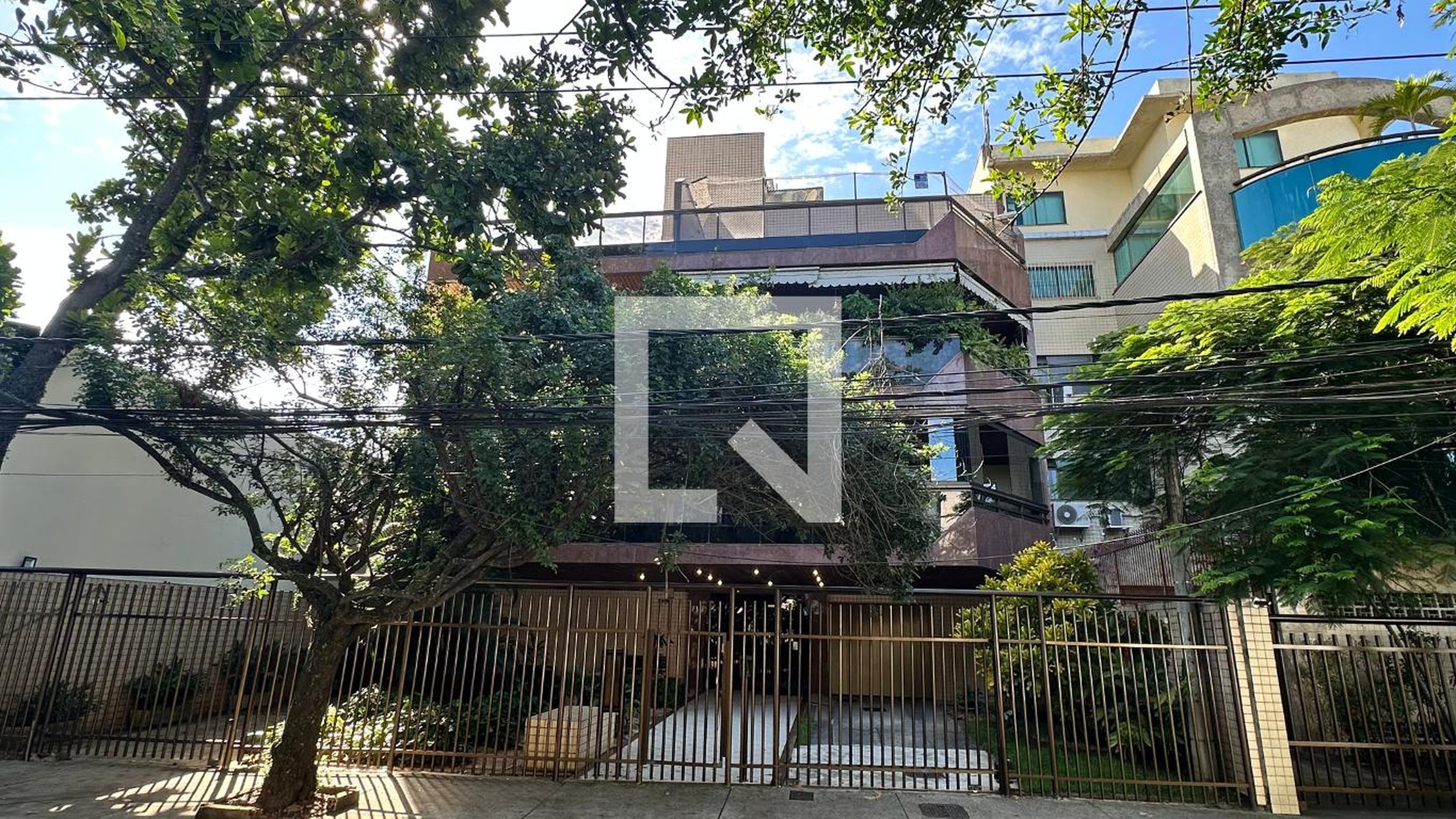 Fachada Condomínio em Avenida Glaucio Gil, 710