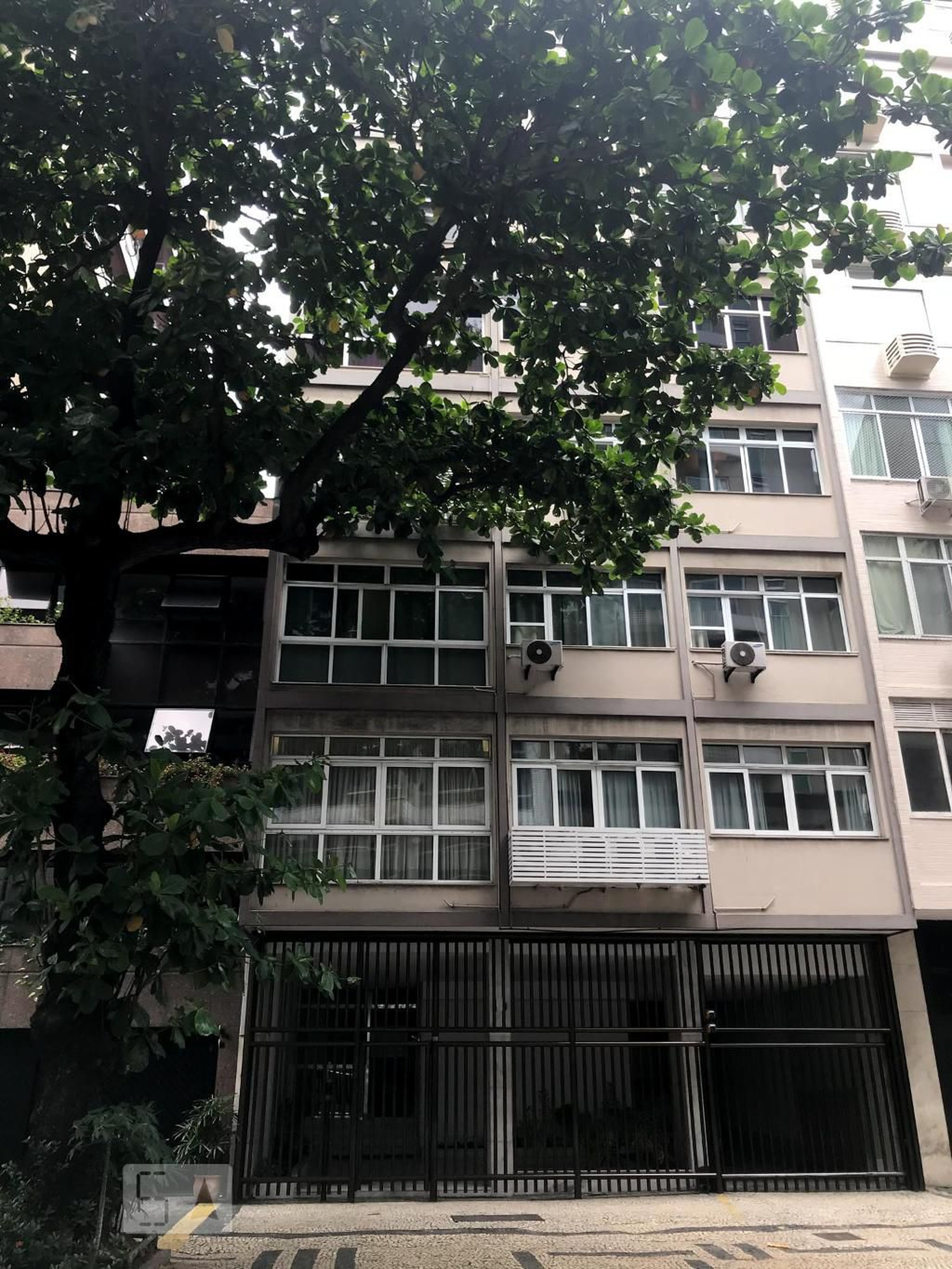 Fachada do Prédio Condomínio em Avenida Rainha Elisabeth, 433