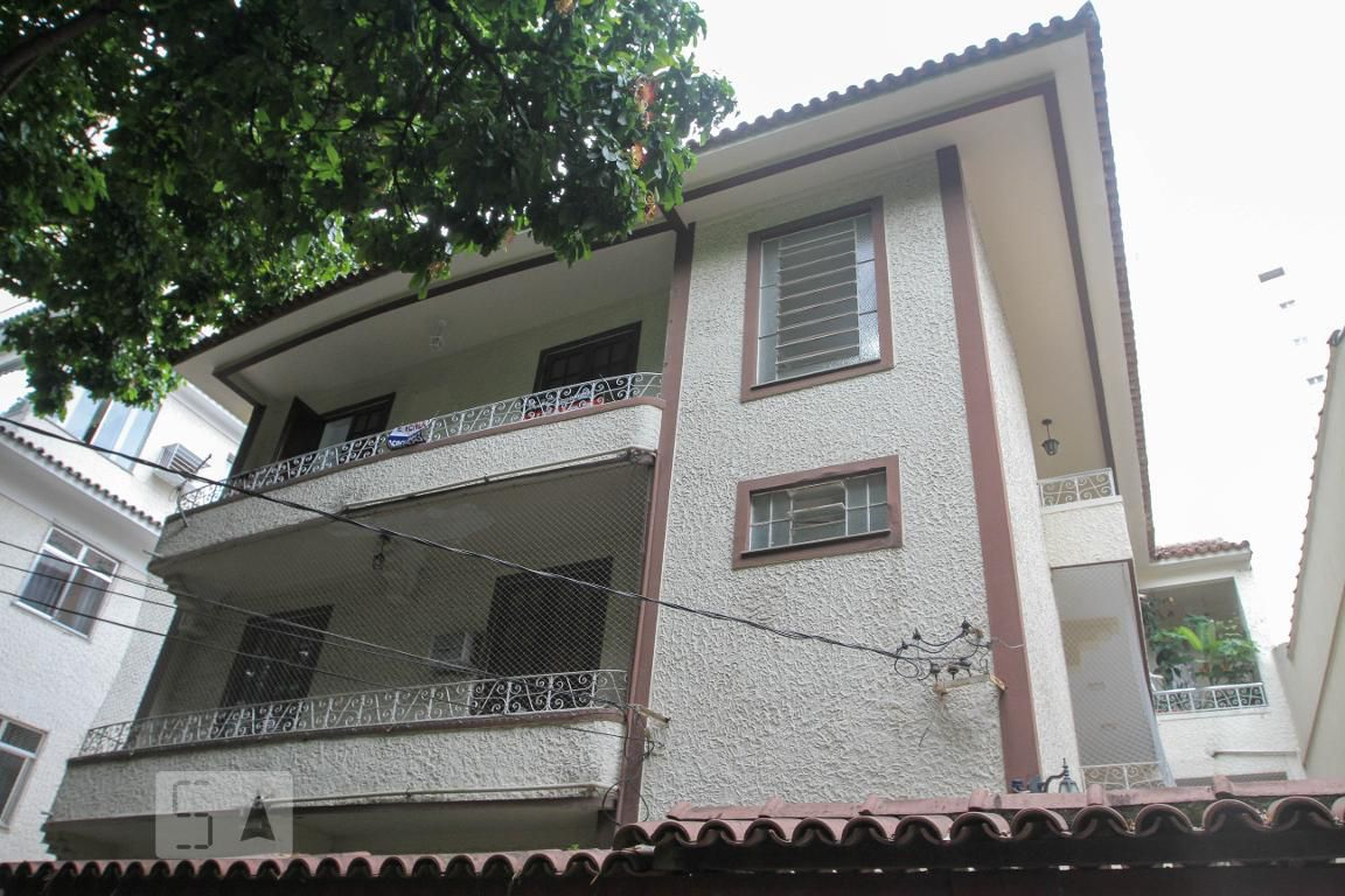 Fachada do Prédio Condomínio em Rua Dona Delfina, 18