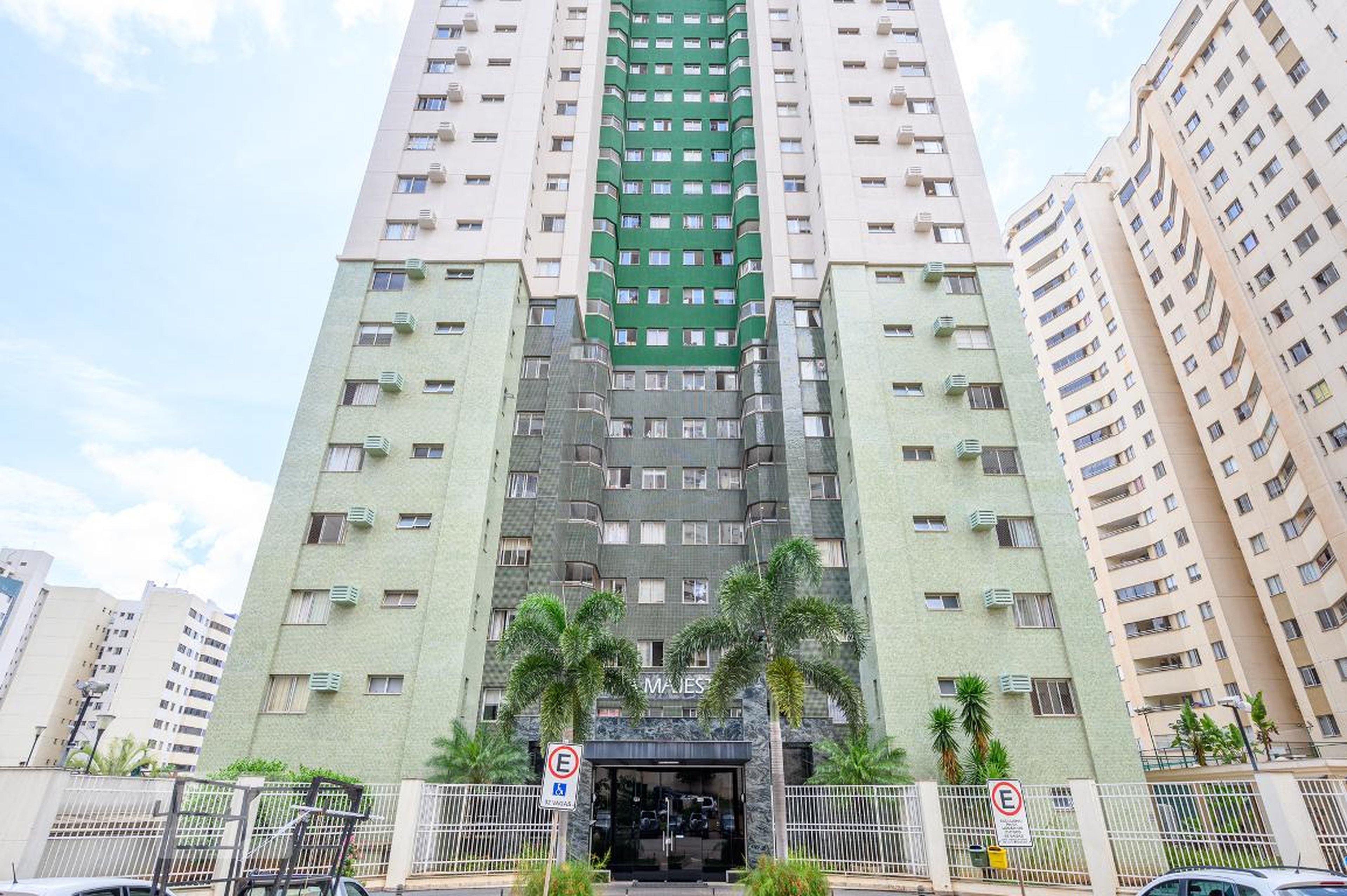 Fachada Residencial Via Majestic
