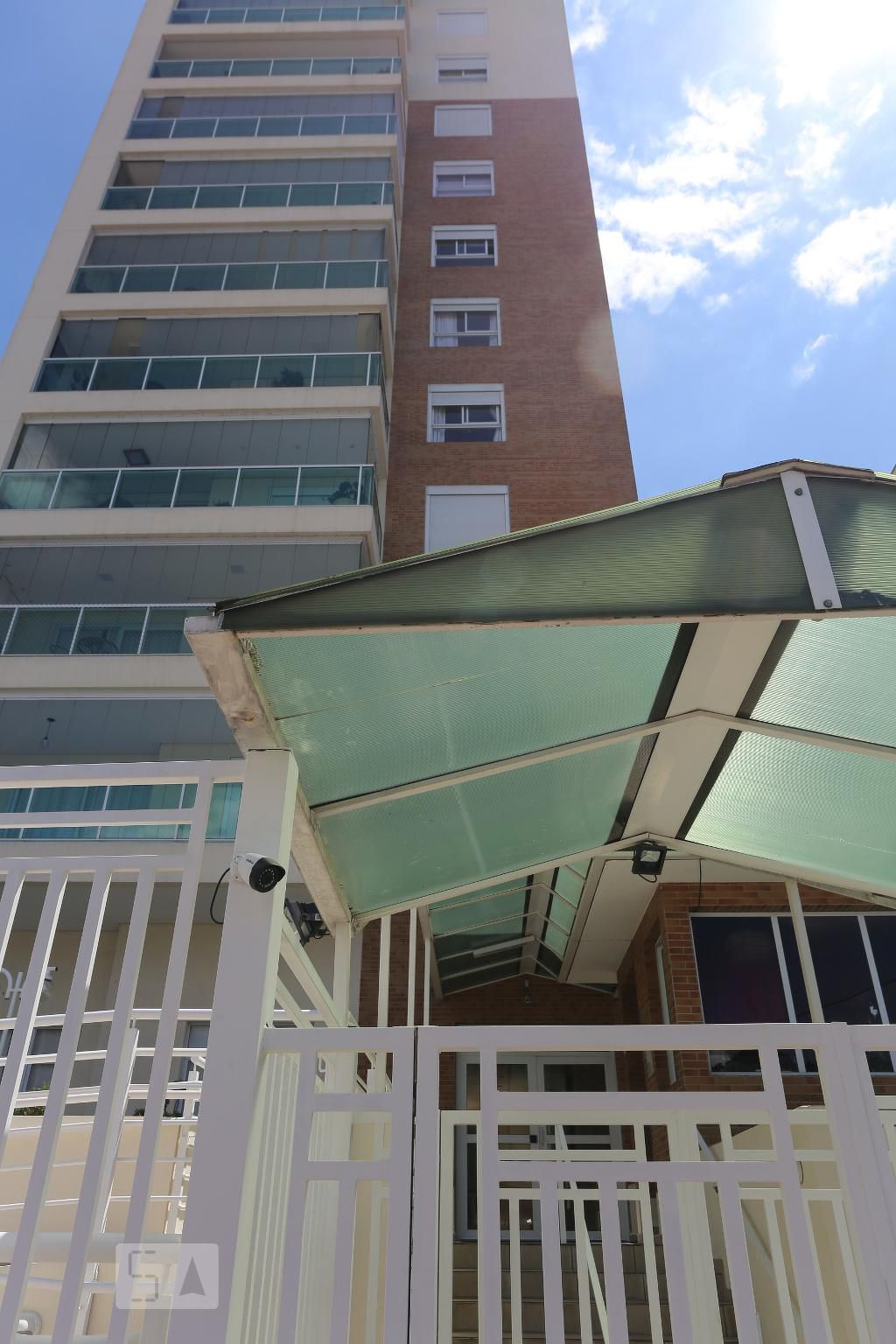 Fachada do Condomínio Edifício Residencial Solenne