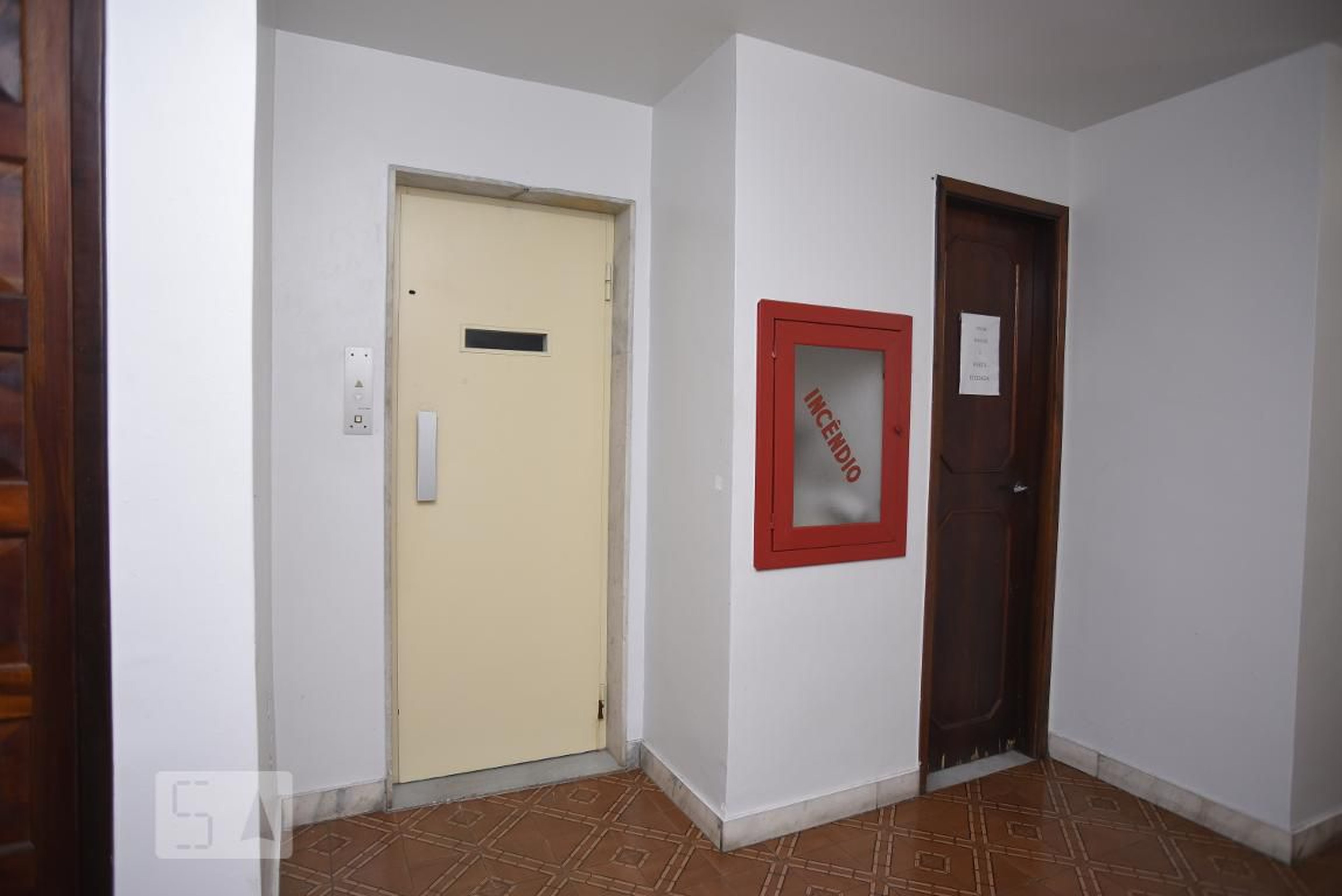 Elevador - Edifício Recanto da Ilha