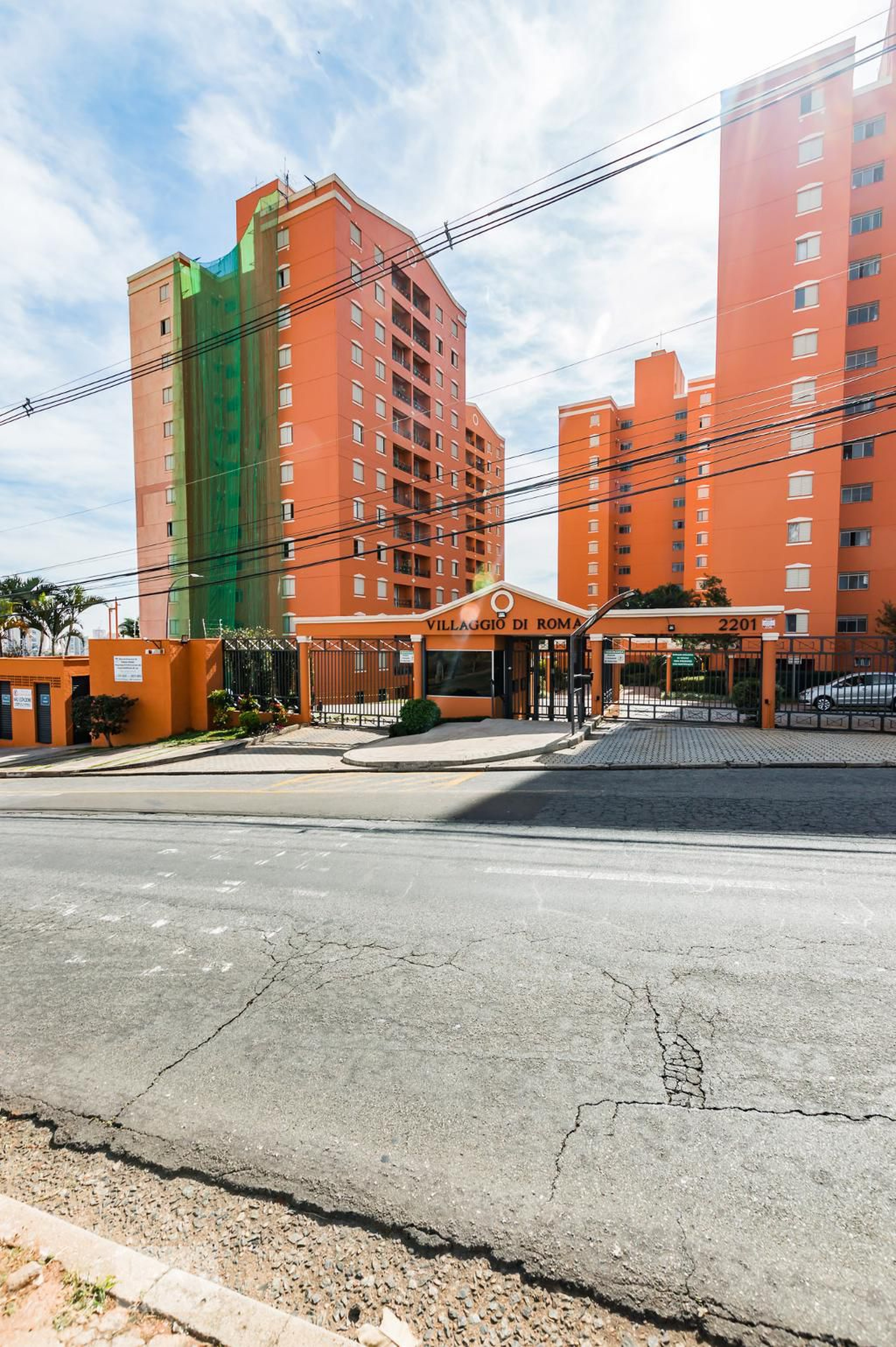 Fachada do Condomínio Condomínio em Avenida Doutor Jesuíno Marcondes Machado, 2201
