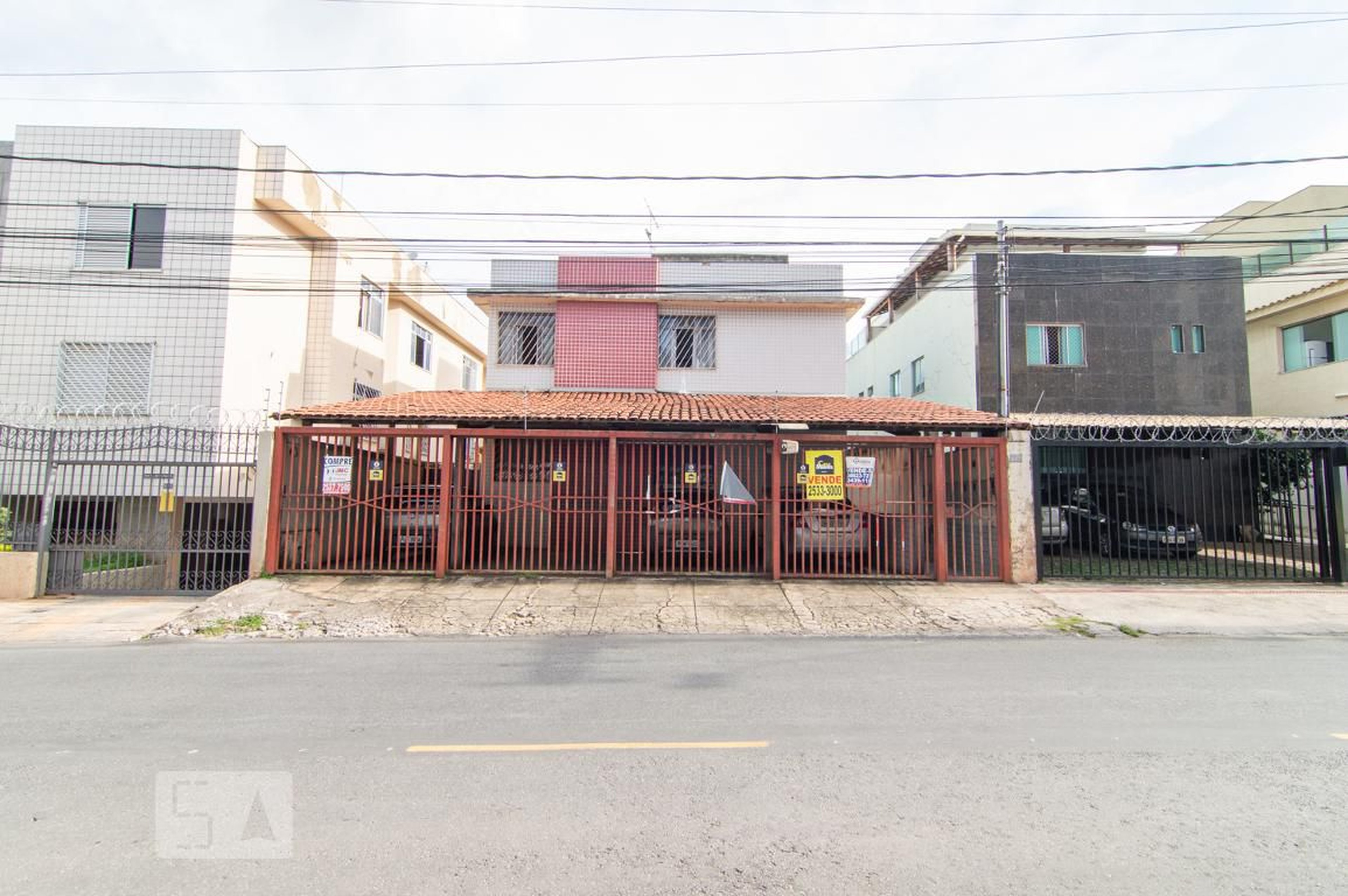 Fachada Condomínio em Rua Deputado José Raimundo, 592