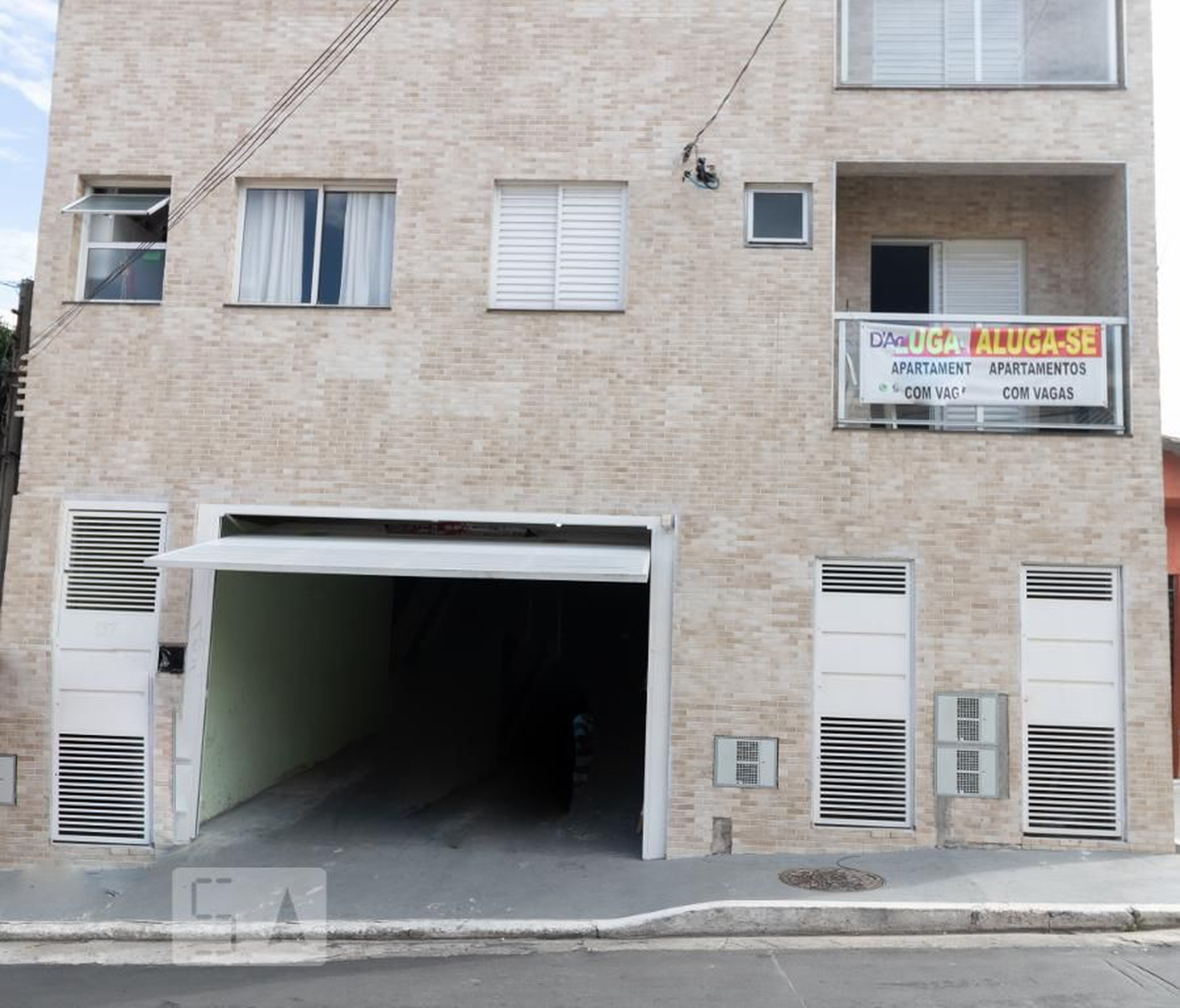 Fachada Condomínio em Rua Iwajiro Takahashi, 197