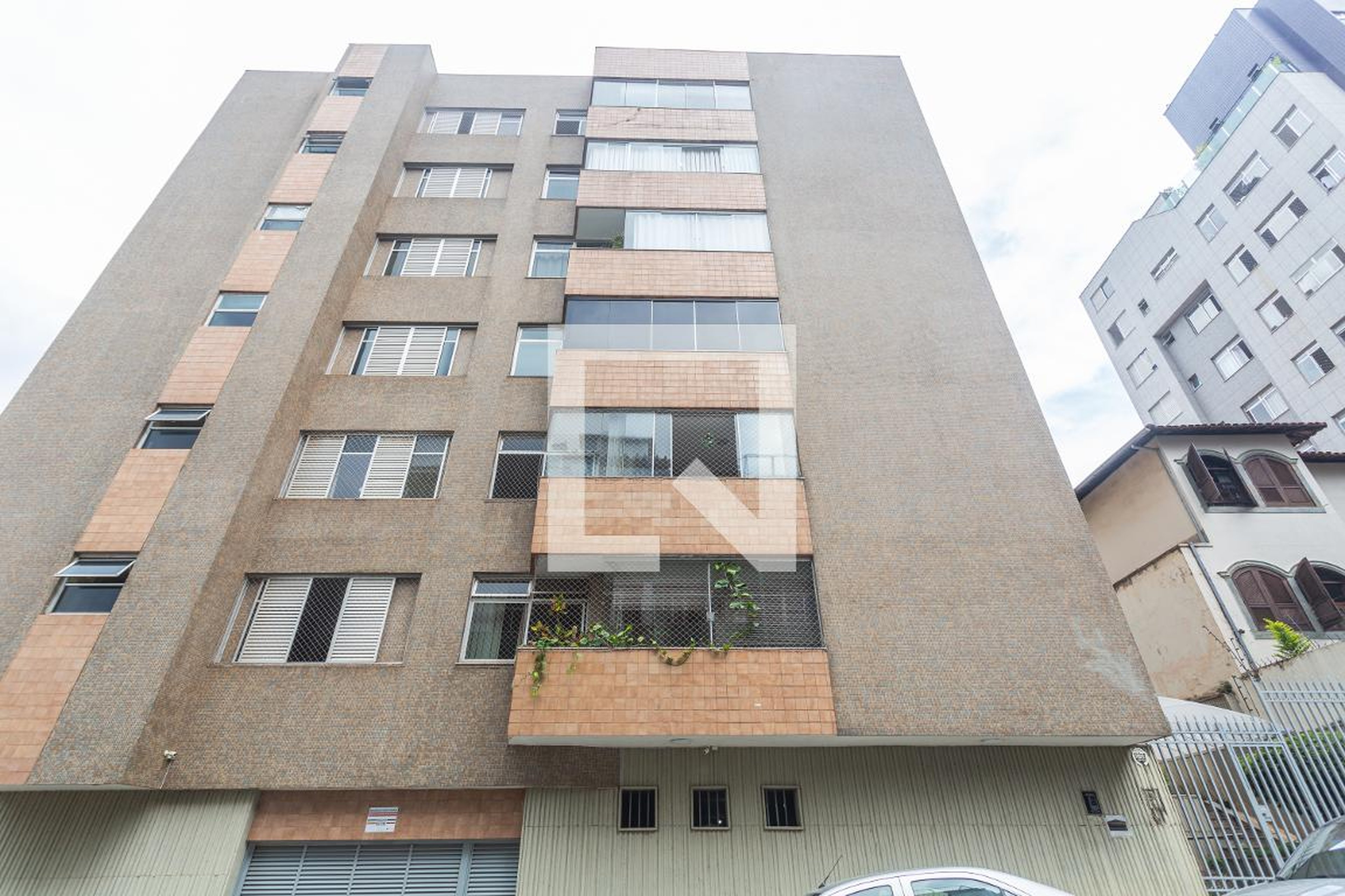 Fachada Condomínio em Rua Américo Diamantino, 15