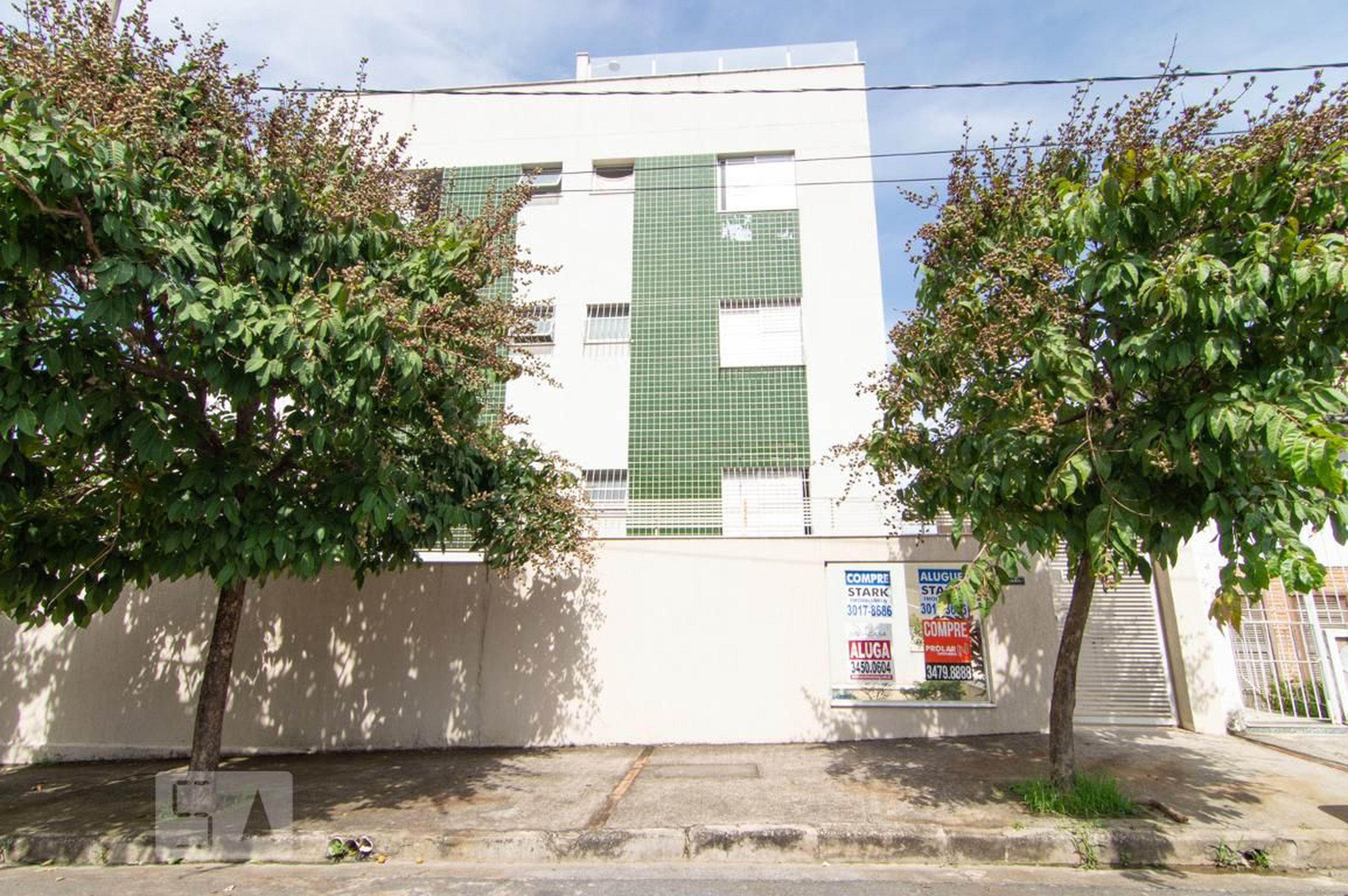 Fachada do Prédio Condomínio em Rua Jonas Vanucci Lins, 300