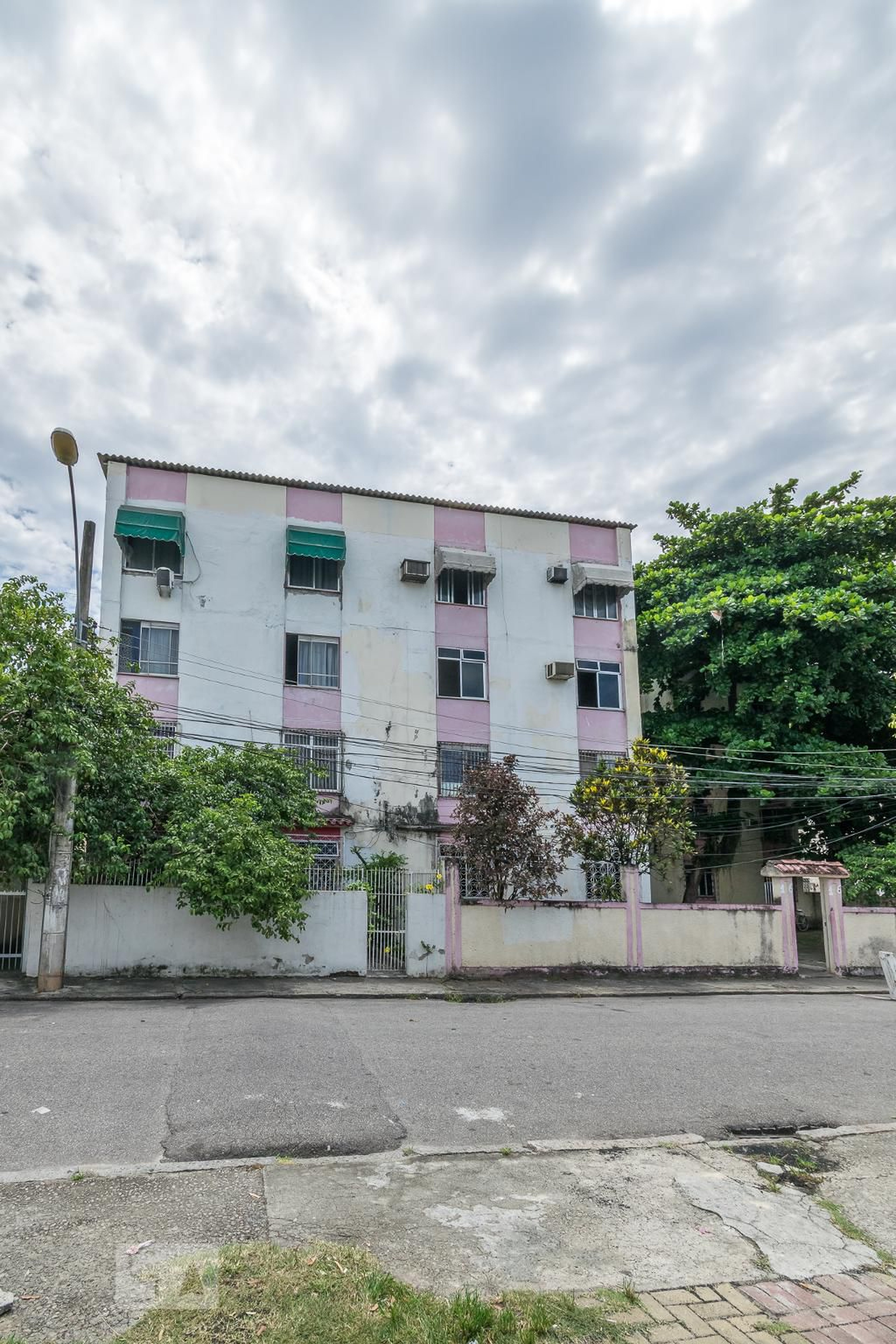 Fachada do Prédio Condomínio em Rua João Adil de Oliveira, 16