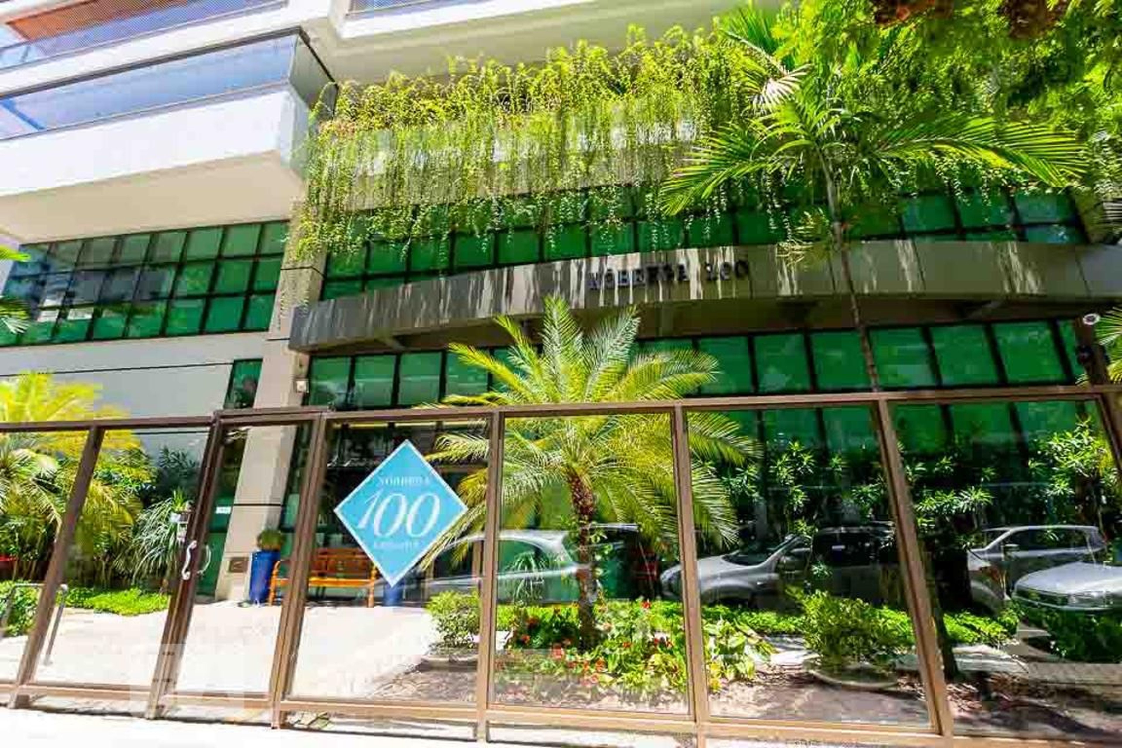 Fachada do Condomínio Condomínio Nóbrega 100