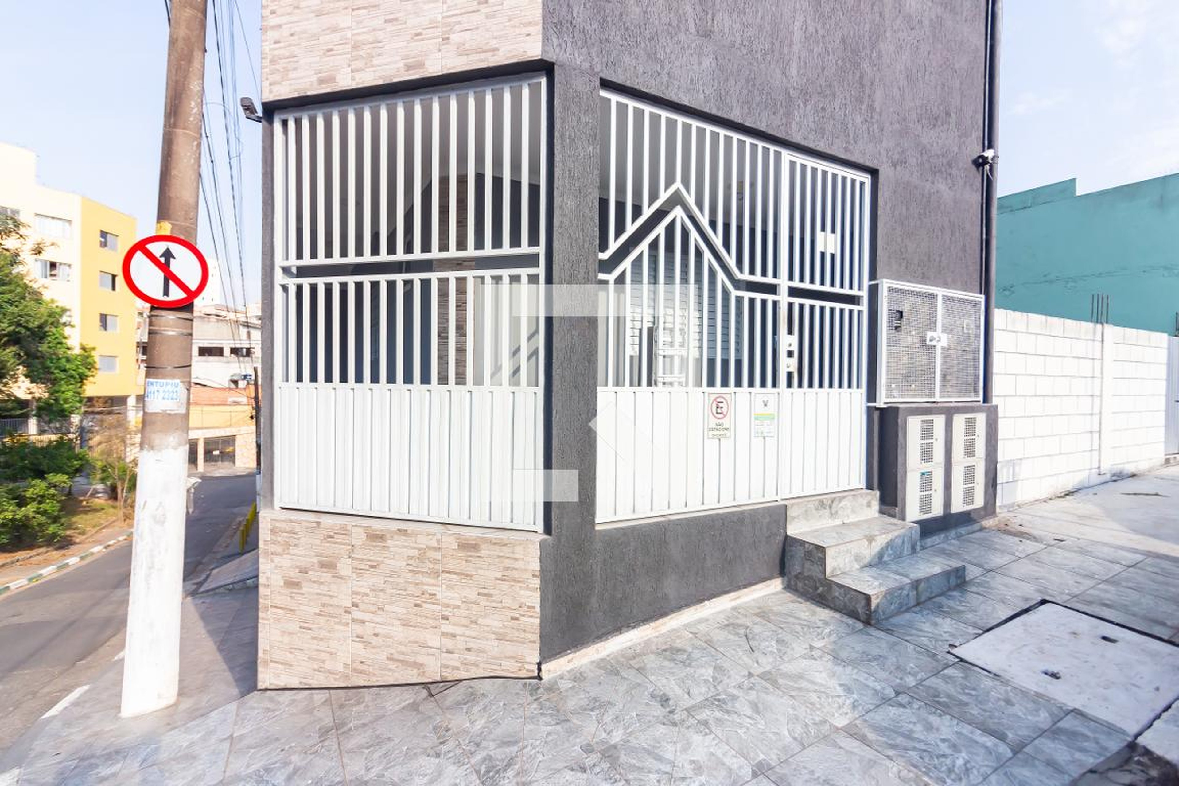 Fachada Condomínio em Rua Casemiro José Marquês de Abreu, 126