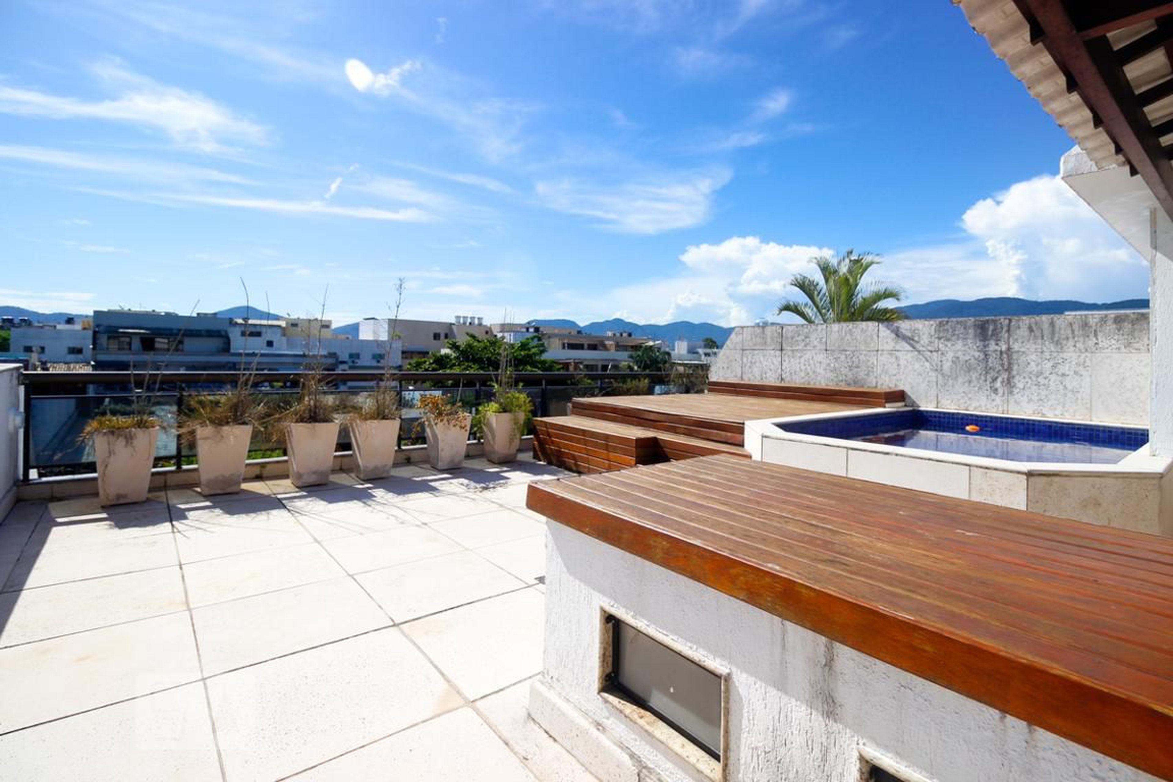 Área da Piscina - 