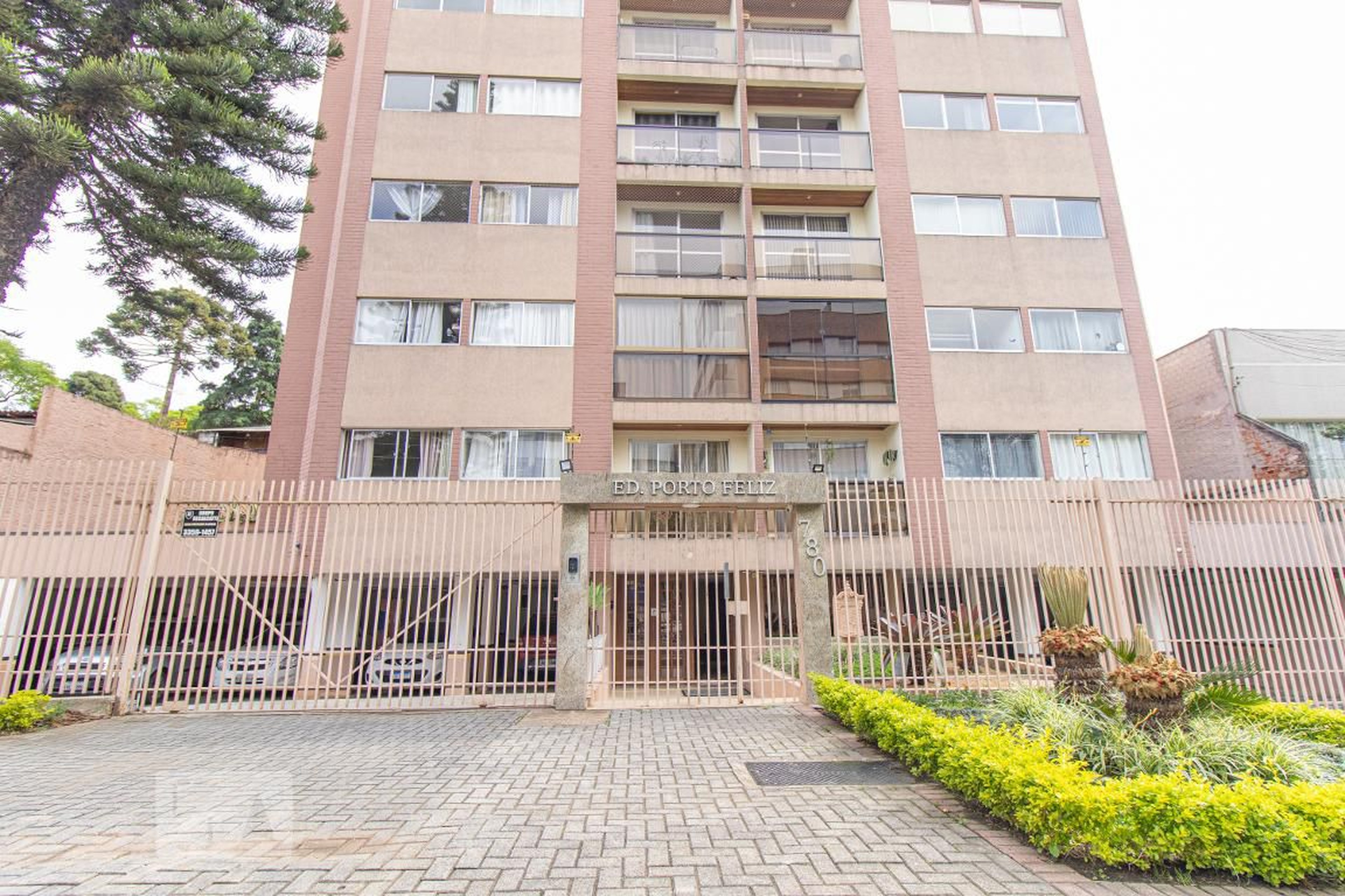 Fachada do Condomínio Condomínio Porto Feliz