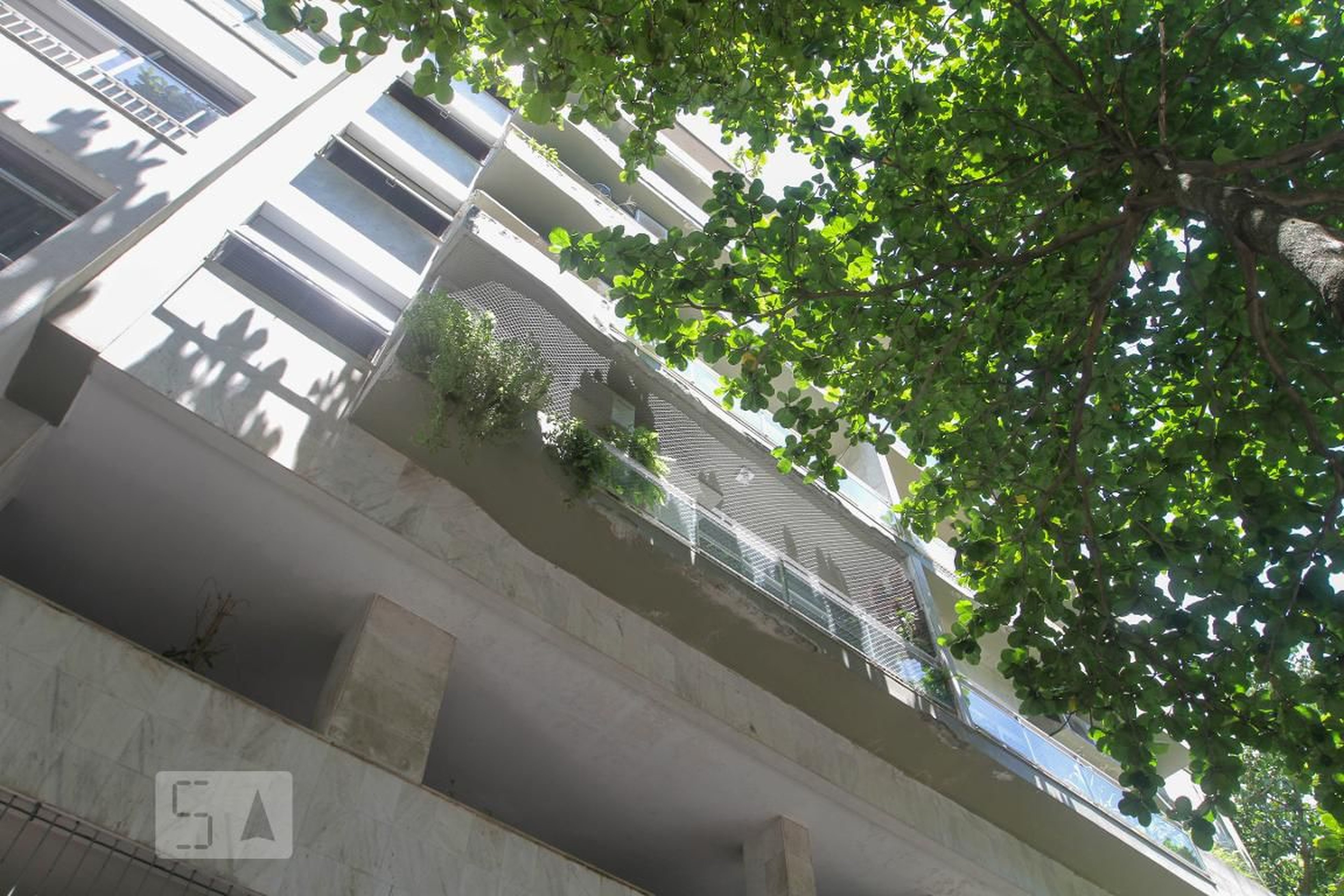 Fachada do Prédio Condomínio em Rua Aristides Espinola, 37